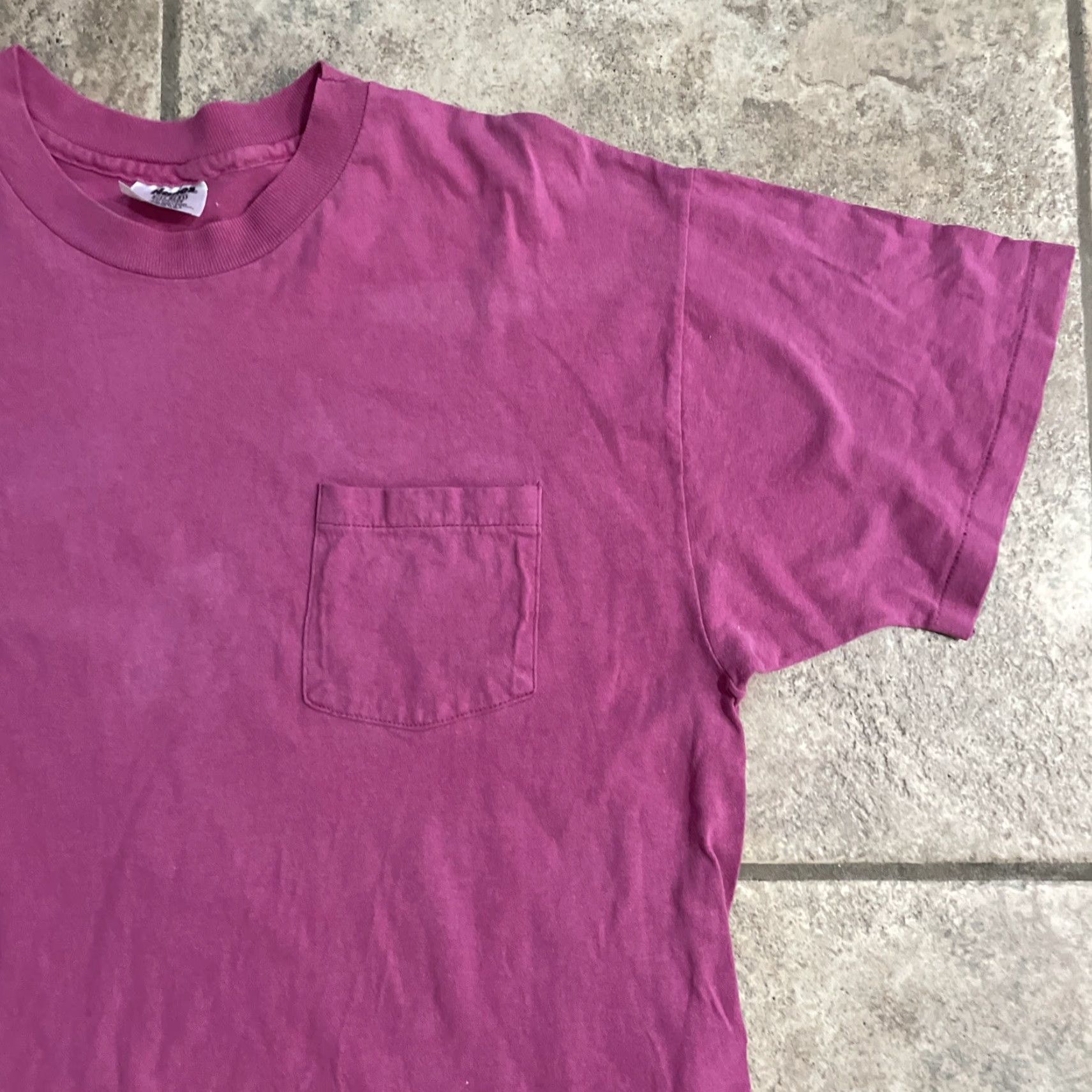 Hanes VINTAGE Hanes Bill Blass T-Shirt Mens XL 100% Cotton Pink Single Stitch Tee Size US XL / EU 56 / 4 - 2 Thumbnail