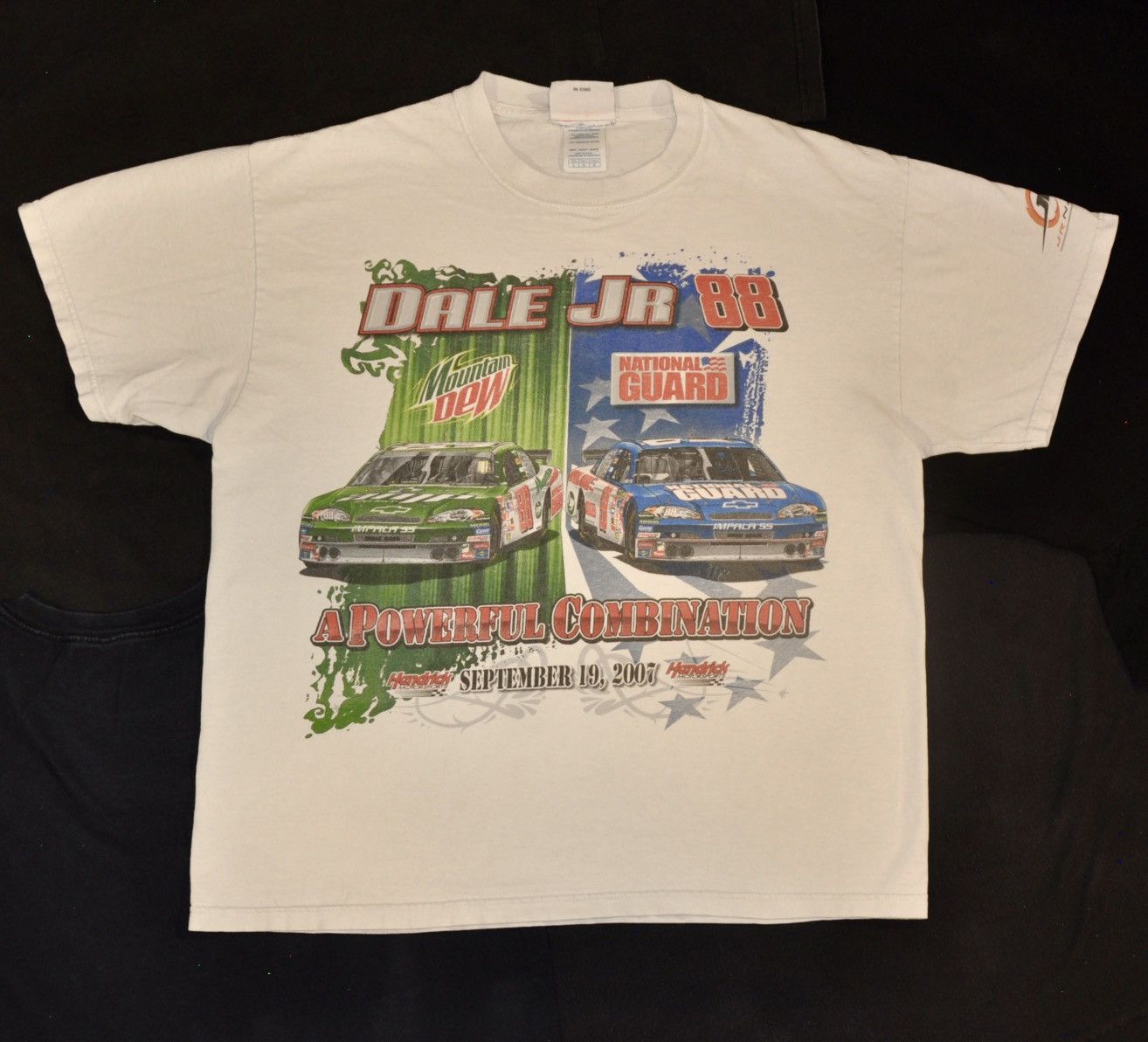 NASCAR × Vintage 2007 Dale Jr 88 Large White Tee Size US L / EU 52-54 / 3 - 1 Thumbnail