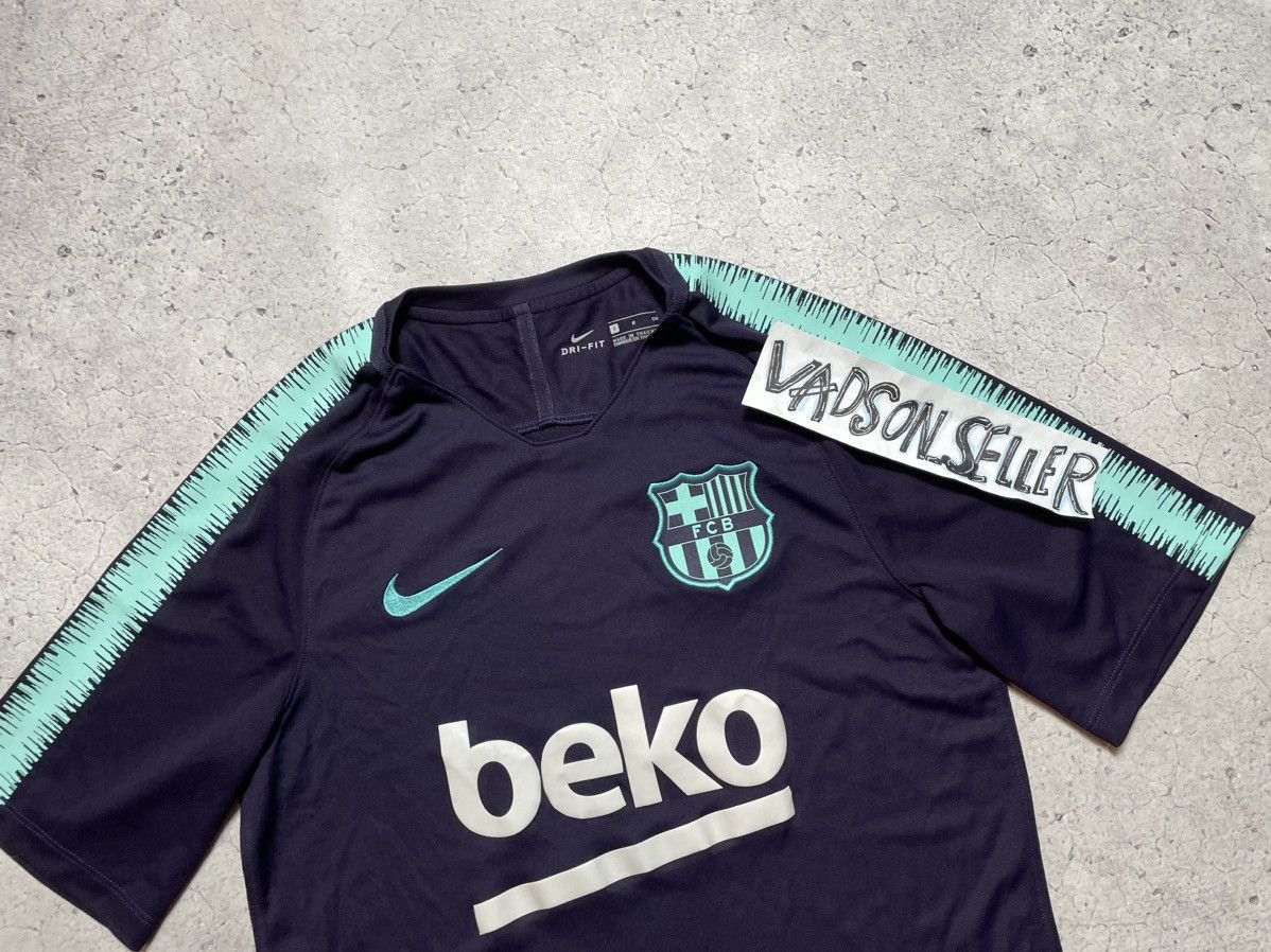 Nike Vintage Nike Barcelona Beko Training Football Jersey Y2K Size US S / EU 44-46 / 1 - 8 Thumbnail