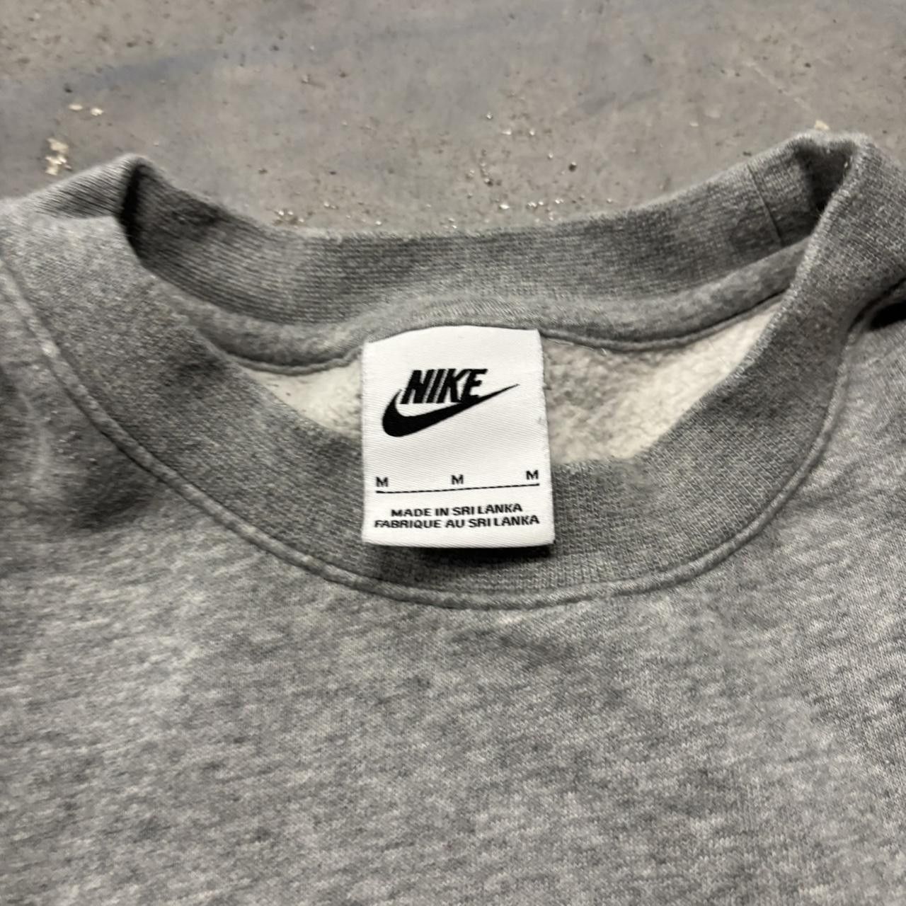 Nike × Vintage Crazy Vintage Y2K/2000s Light Grey Nike Streetwear Essential Crewneck! Size US M / EU 48-50 / 2 - 6 Thumbnail
