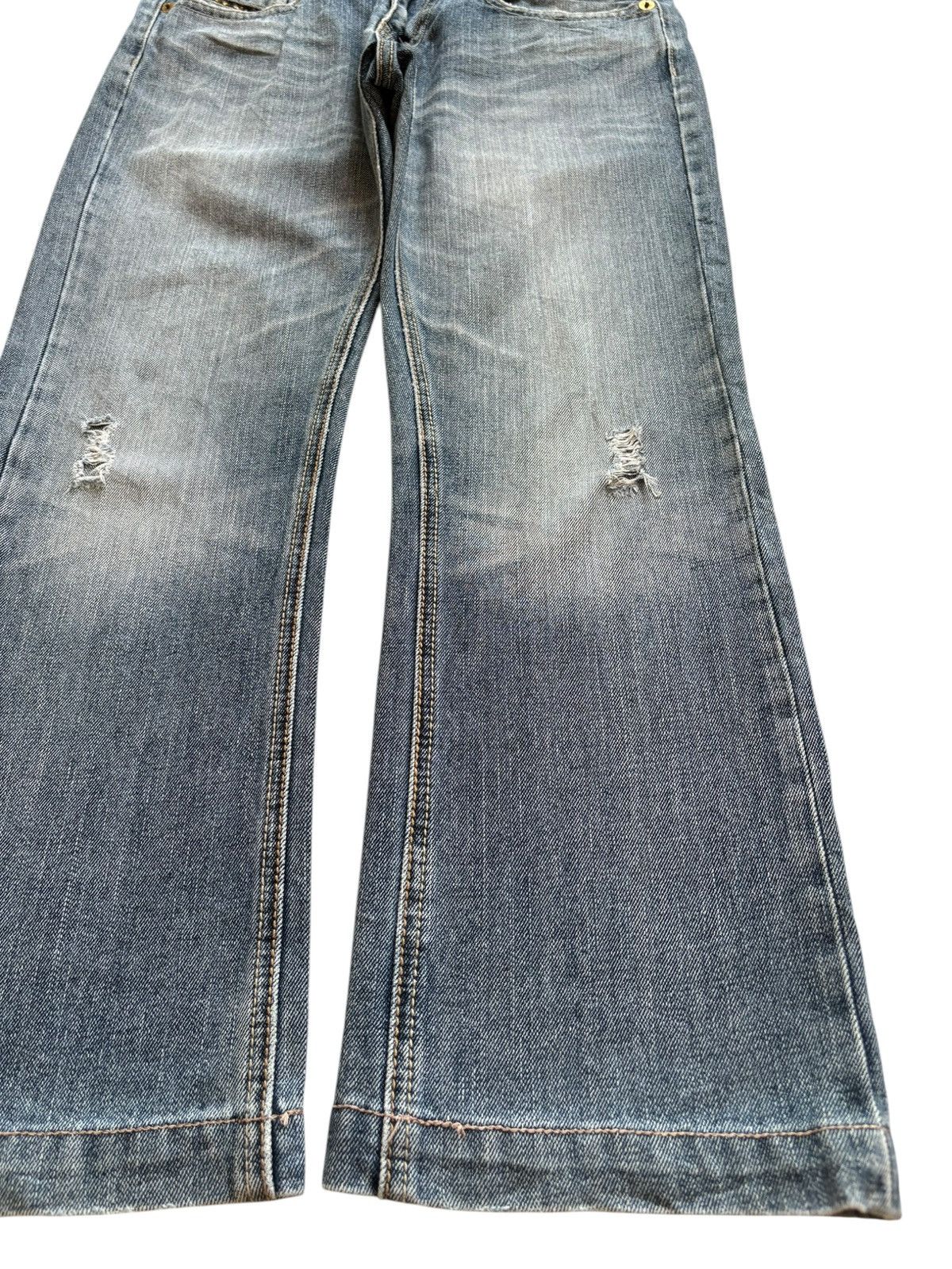 Japanese Brand Vintage Japanese Brand Faded Wash Distressed Bootcut Jeans Size US 32 / EU 48 - 7 Thumbnail