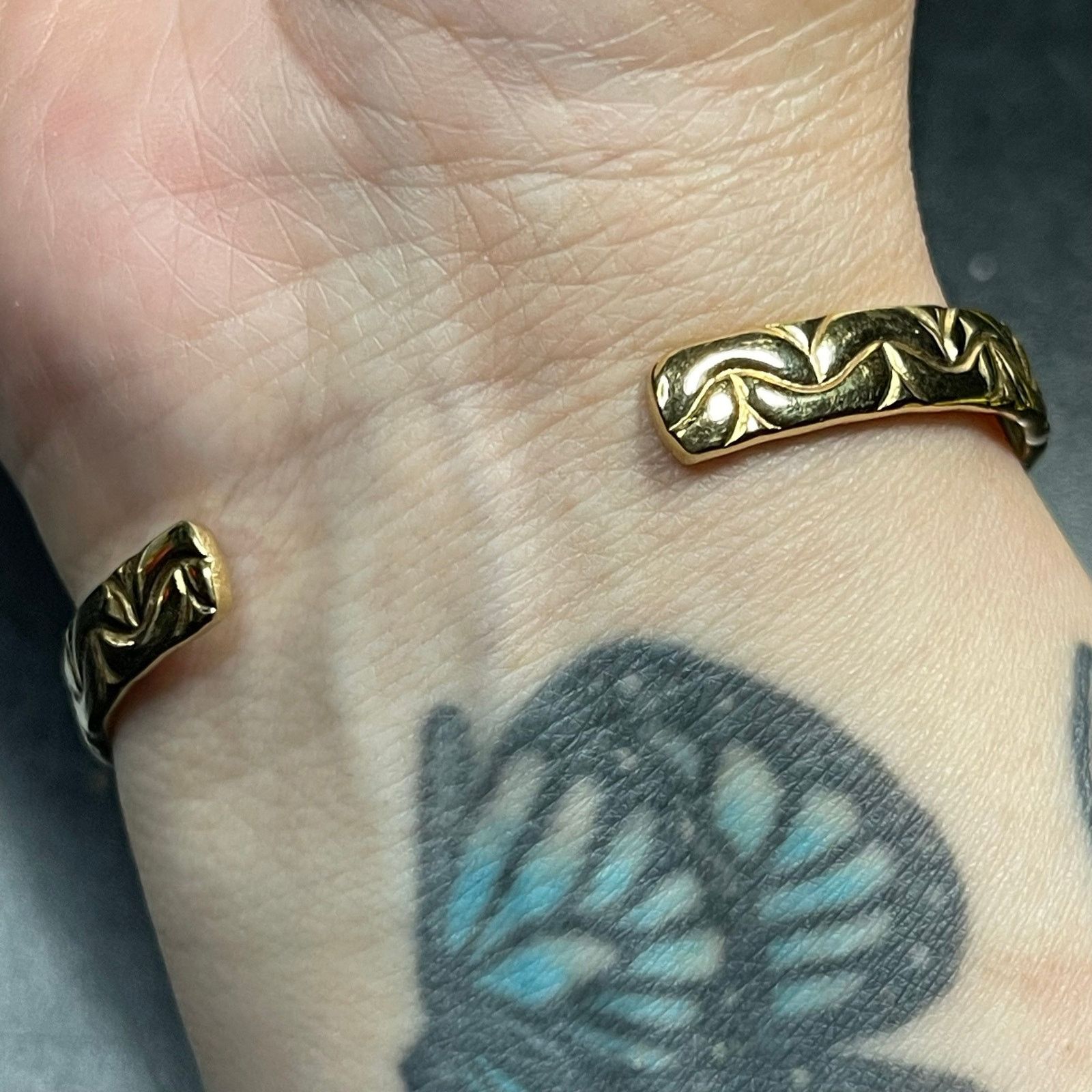 Other Napier Dainty Bracelet Cuff Gold Tone Signed Adjustable Size ONE SIZE - 2 Thumbnail
