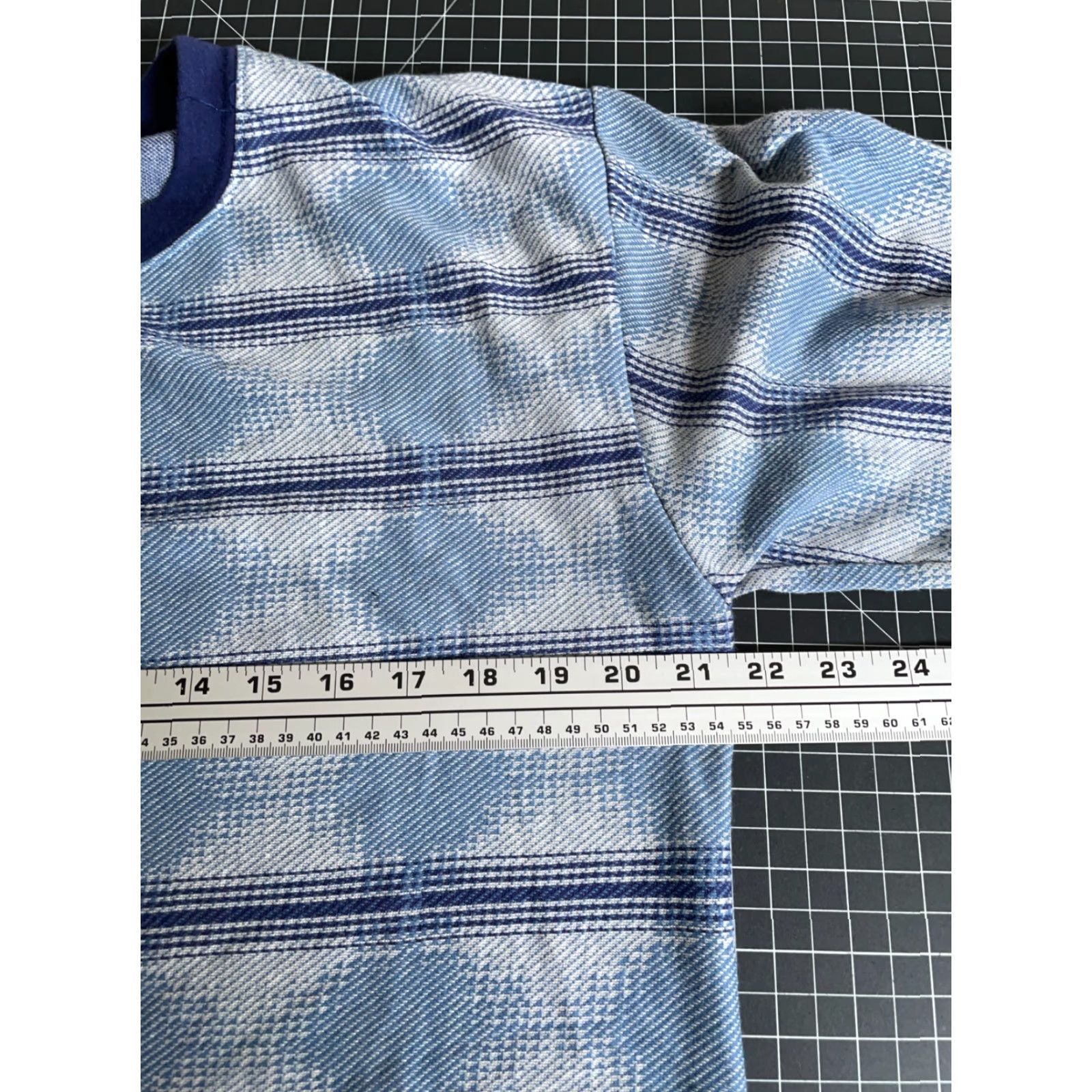 Vintage Vintage 90s Striped T-Shirt Large Blue Geometric Pattern USA Made Striped Size US L / EU 52-54 / 3 - 5 Thumbnail