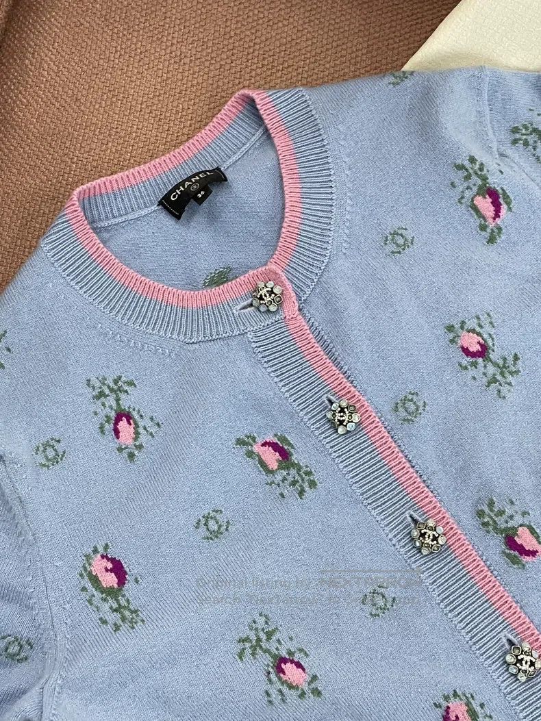Chanel Chanel Blue floral double C rhinestone buckle short-sleeve Size XXS / US 00 / IT 34 - 2 Thumbnail