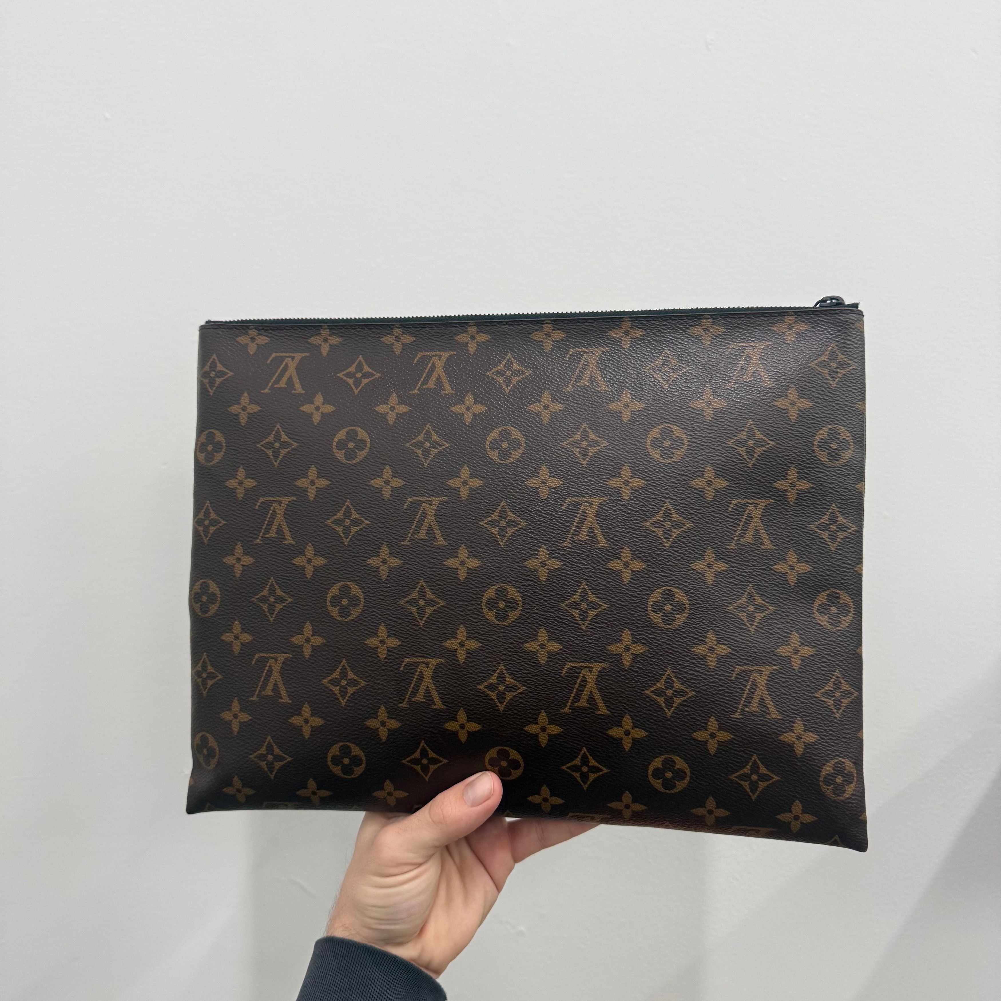 Louis Vuitton Louis Vuitton Virgil A4 Pochette Monogram Bag Size ONE SIZE - 3 Thumbnail