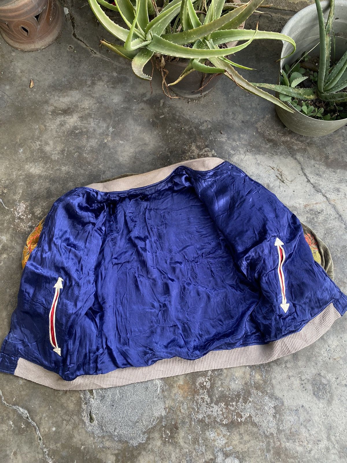 Vintage Vintage Dragon Velvet Souvenir Sukajan Jacket Size US L / EU 52-54 / 3 - 10 Thumbnail