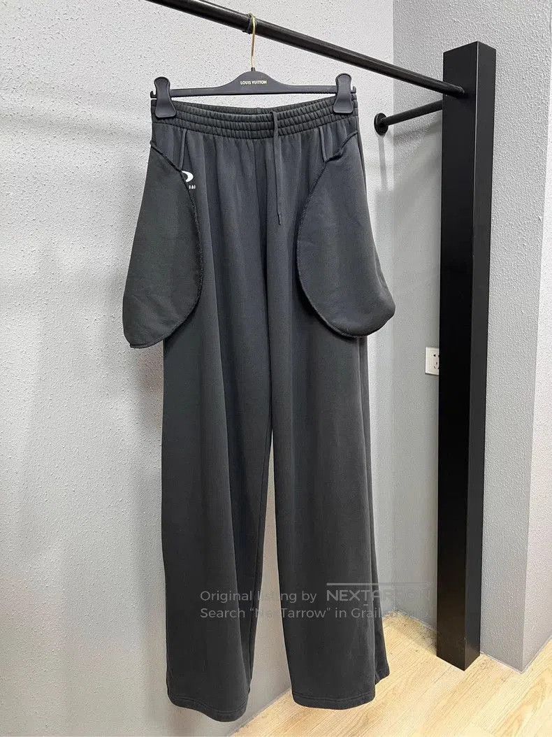 Balenciaga Balenciaga Embroidered Logo Sweatpants. Size US 30 / EU 46 - 2 Thumbnail