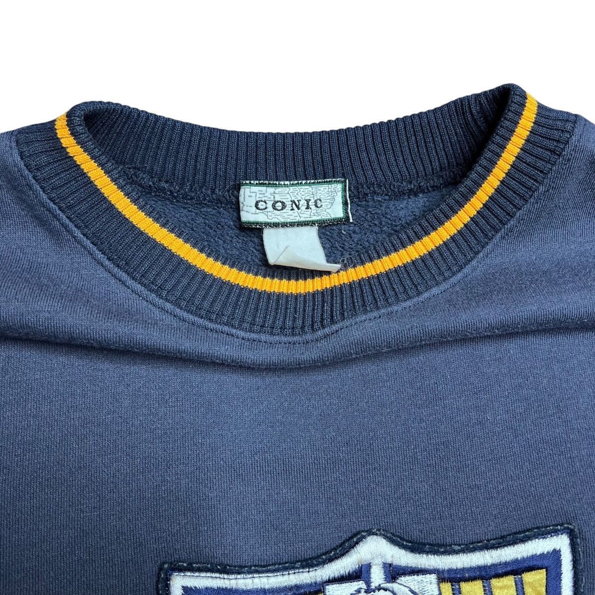 NCAA × Vintage 90s NCAA Michigan Wolverines Shield Conic Sweatshirt Size US XL / EU 56 / 4 - 2 Thumbnail