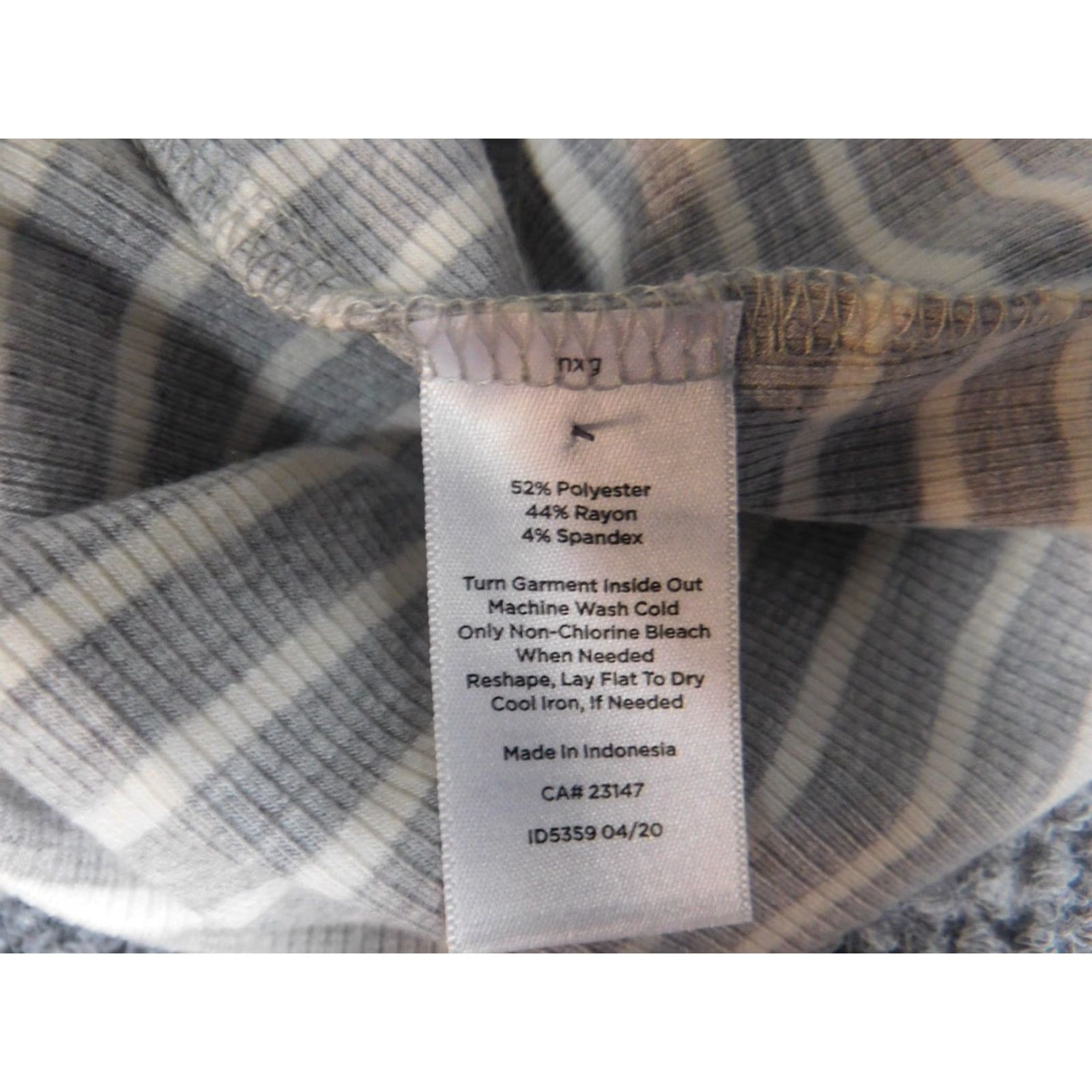 Talbots Talbots Womens Sweater Small Gray Pullover Turtleneck Stretch Knit Ruffle Regular Size S Size S / US 4 / IT 40 - 7 Thumbnail