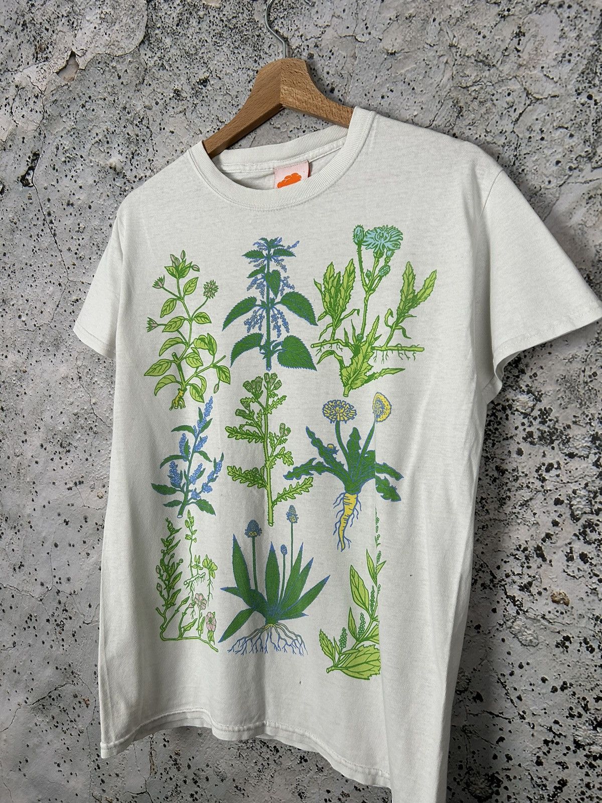 Other Vintage Flowers Herbals Graphic Tee Streetwear Size US S / EU 44-46 / 1 - 2 Thumbnail