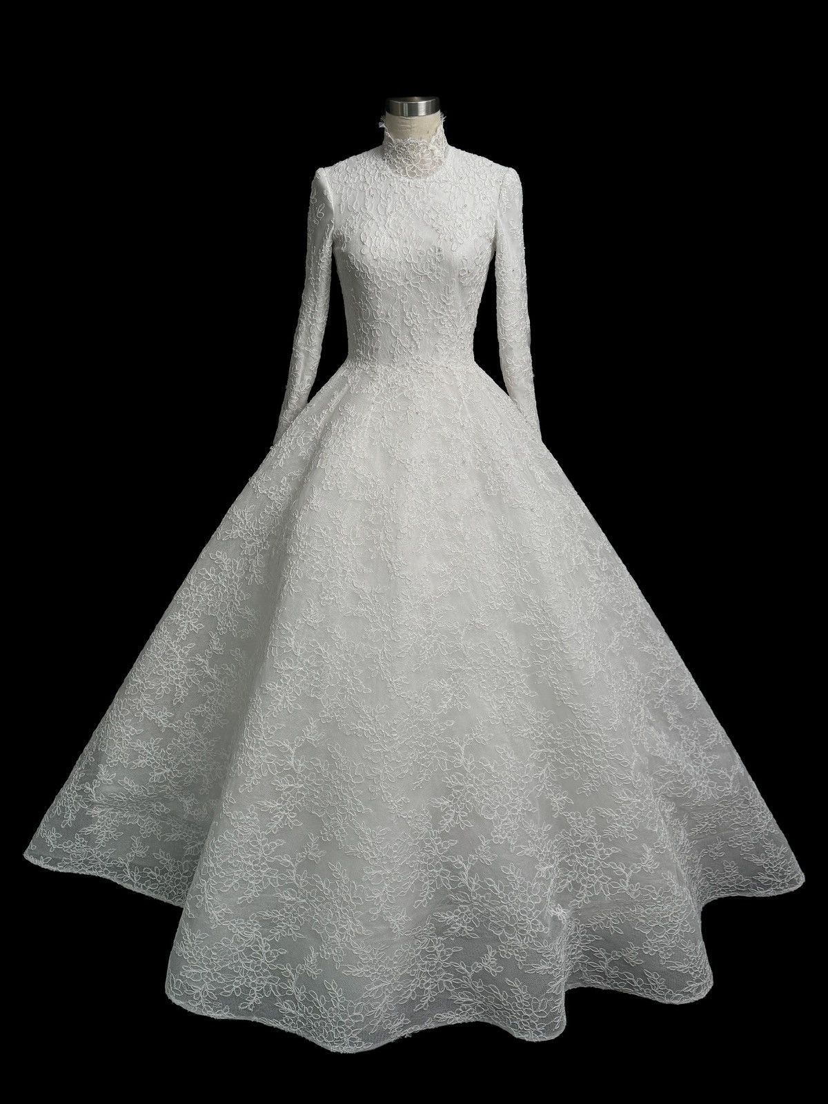 Other Preloved US 2 Anna Augusta Embroidered Lace Wedding Gown Size XS / US 0-2 / IT 36-38 - 1 Thumbnail