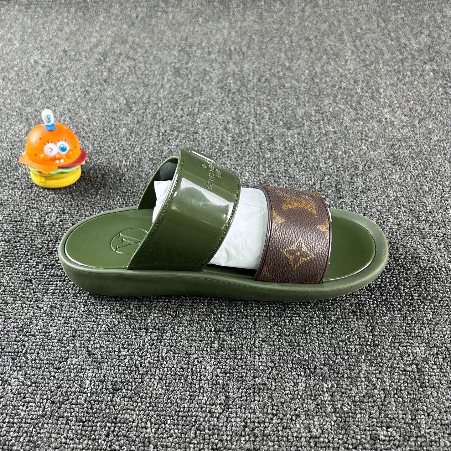 Louis Vuitton LV Green Monogram Slippers Women's 35 Size US 4 / IT 34 - 4 Thumbnail