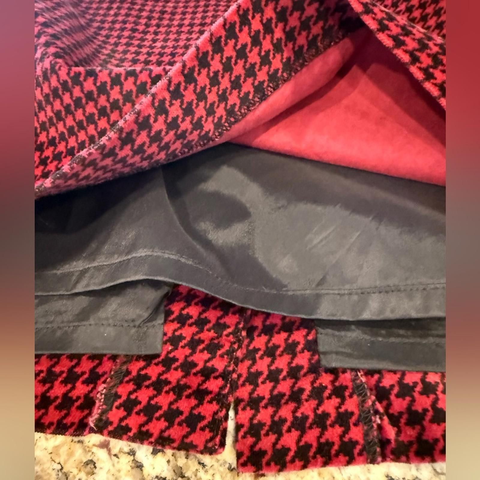 L.L. Bean L. L. Bean red & black herringbone mini skirt SZ 8P Size 30" / US 8 / IT 44 - 4 Thumbnail