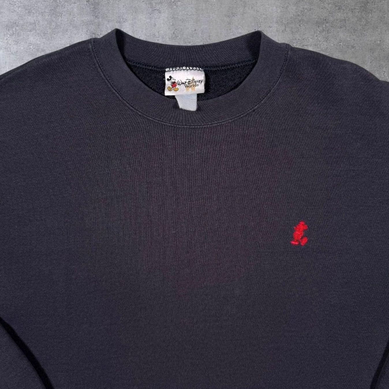 Disney VINTAGE Walt Disney World Embroidered Mini Logo Faded Navy Blue Sweatshirt Large Mens L Pullover Shirt Hoodie? Size US L / EU 52-54 / 3 - 3 Thumbnail
