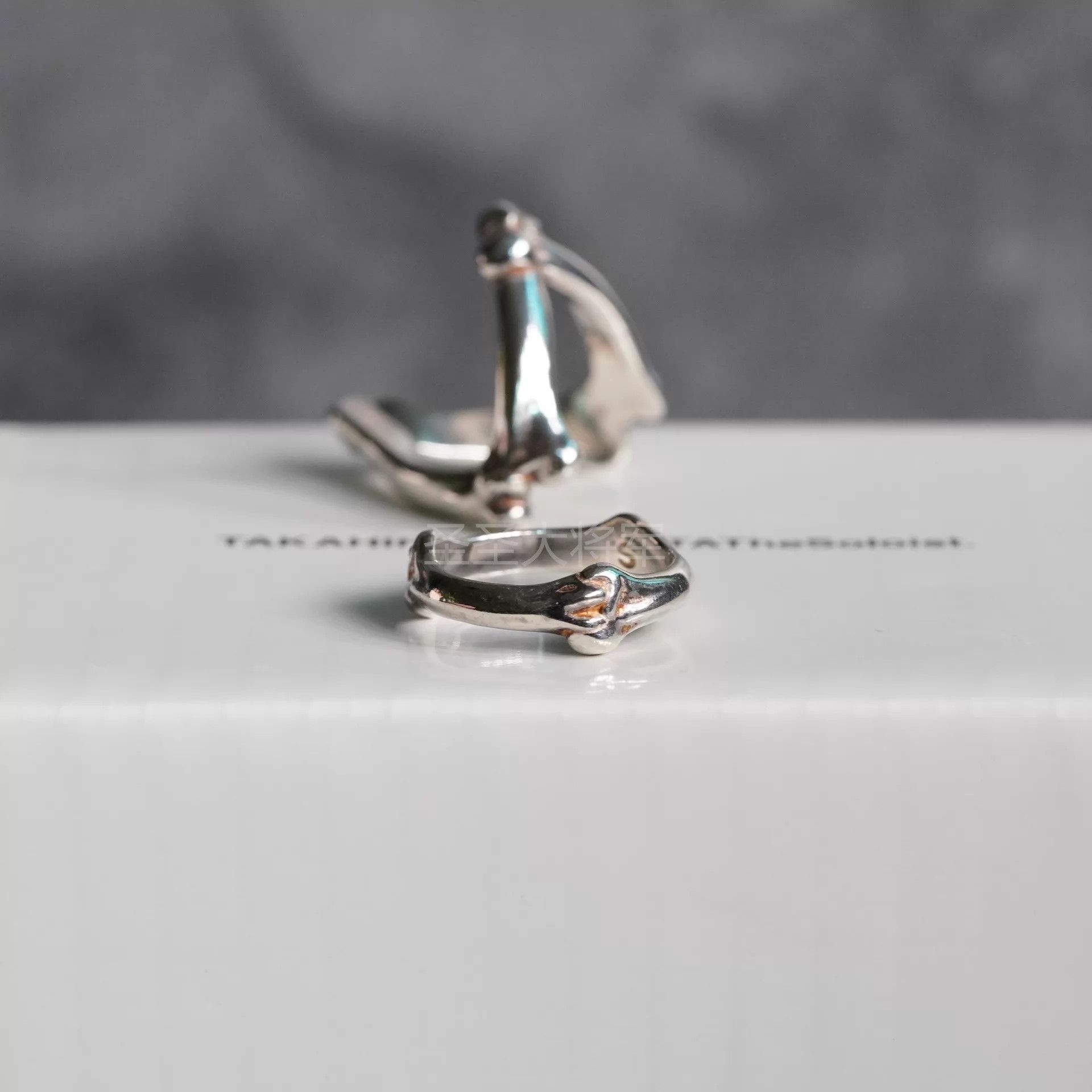 Takahiromiyashita The Soloist. The Soloist V-Bone Sterling Silver Ring US9.5 Size ONE SIZE - 2 Thumbnail