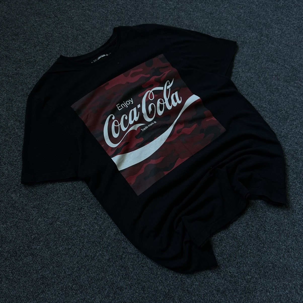 Coca Cola VTG Adult Coca-Cola T-shirts Big Logo Size L Trashed Staff Size US L / EU 52-54 / 3 - 1 Thumbnail