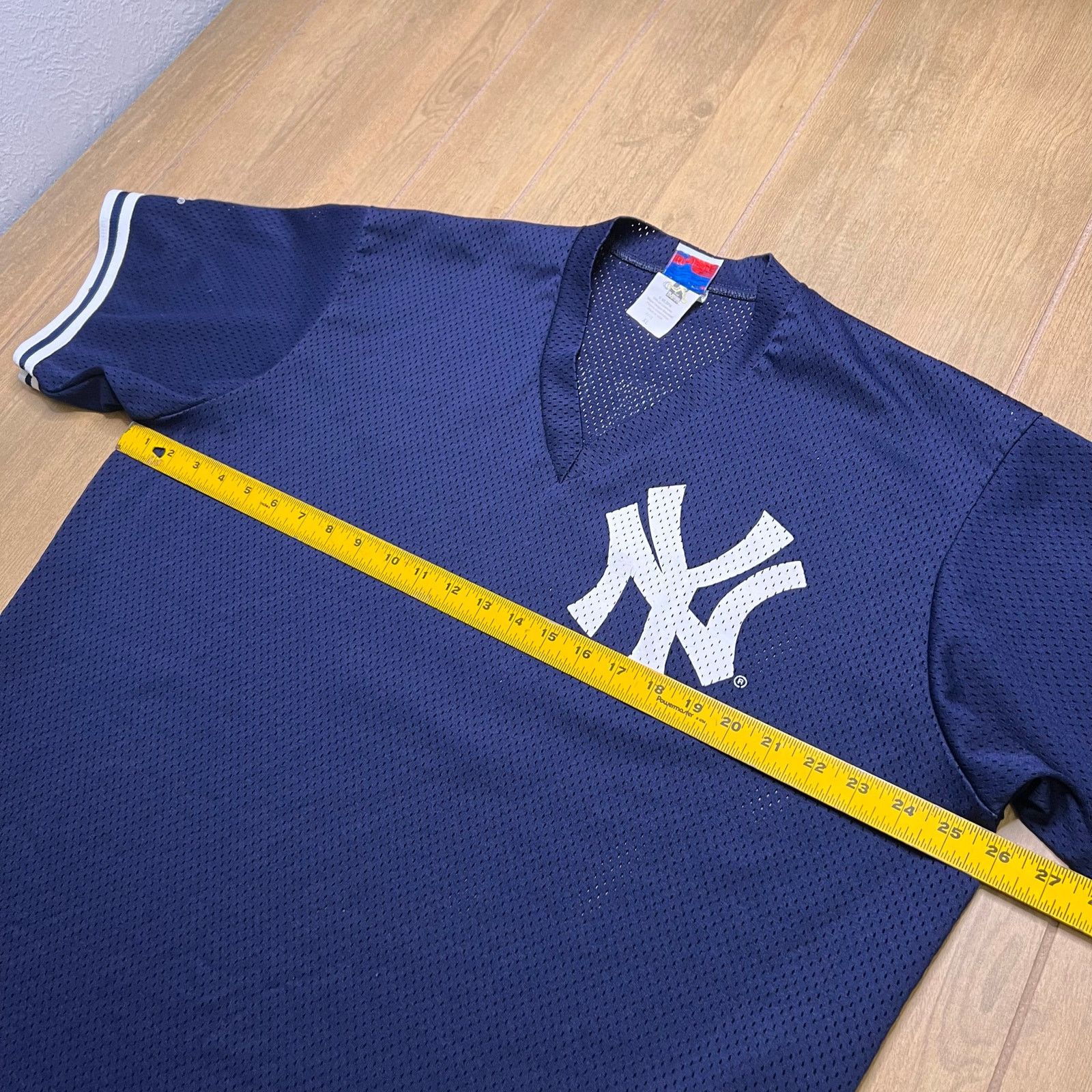 Majestic Vintage Derek Jeter #2 New York Yankees Jersey 90s World XL Size US XL / EU 56 / 4 - 7 Thumbnail