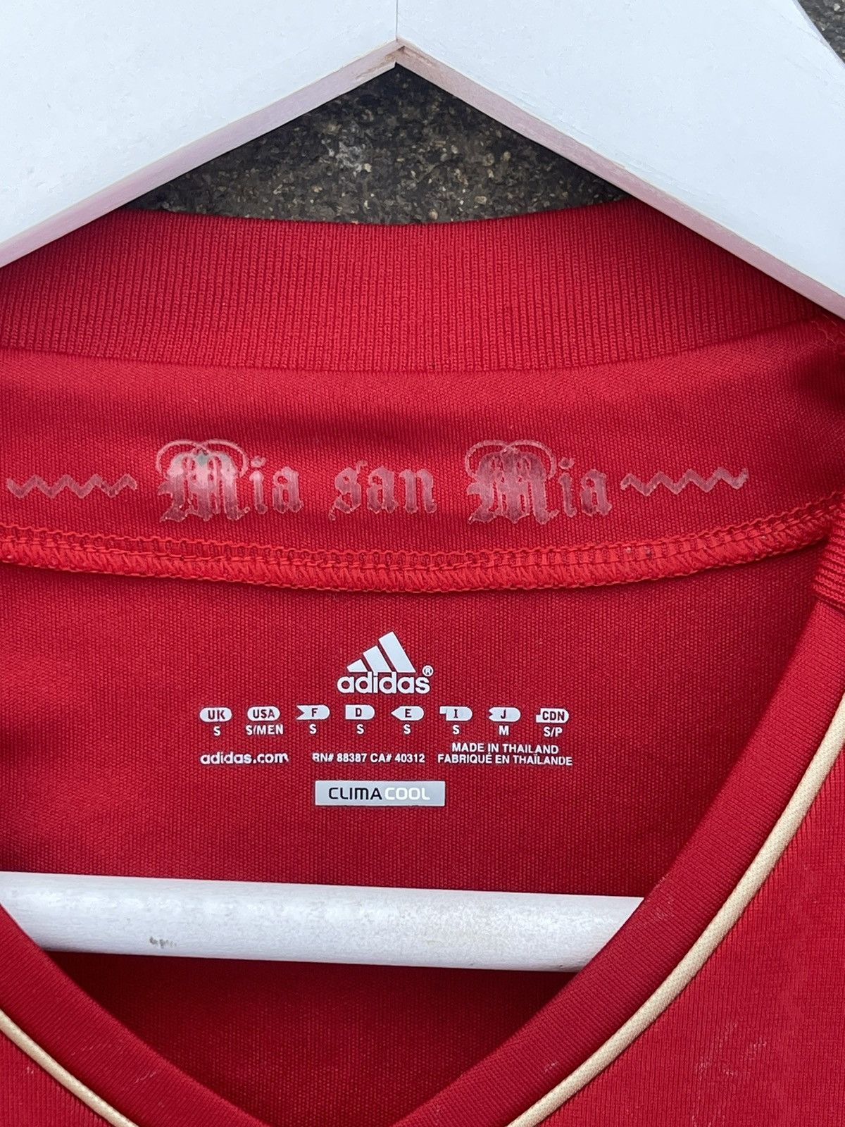 Adidas 2011 Adidas Bayern Munich red soccer jersey y2k Size US S / EU 44-46 / 1 - 8 Thumbnail