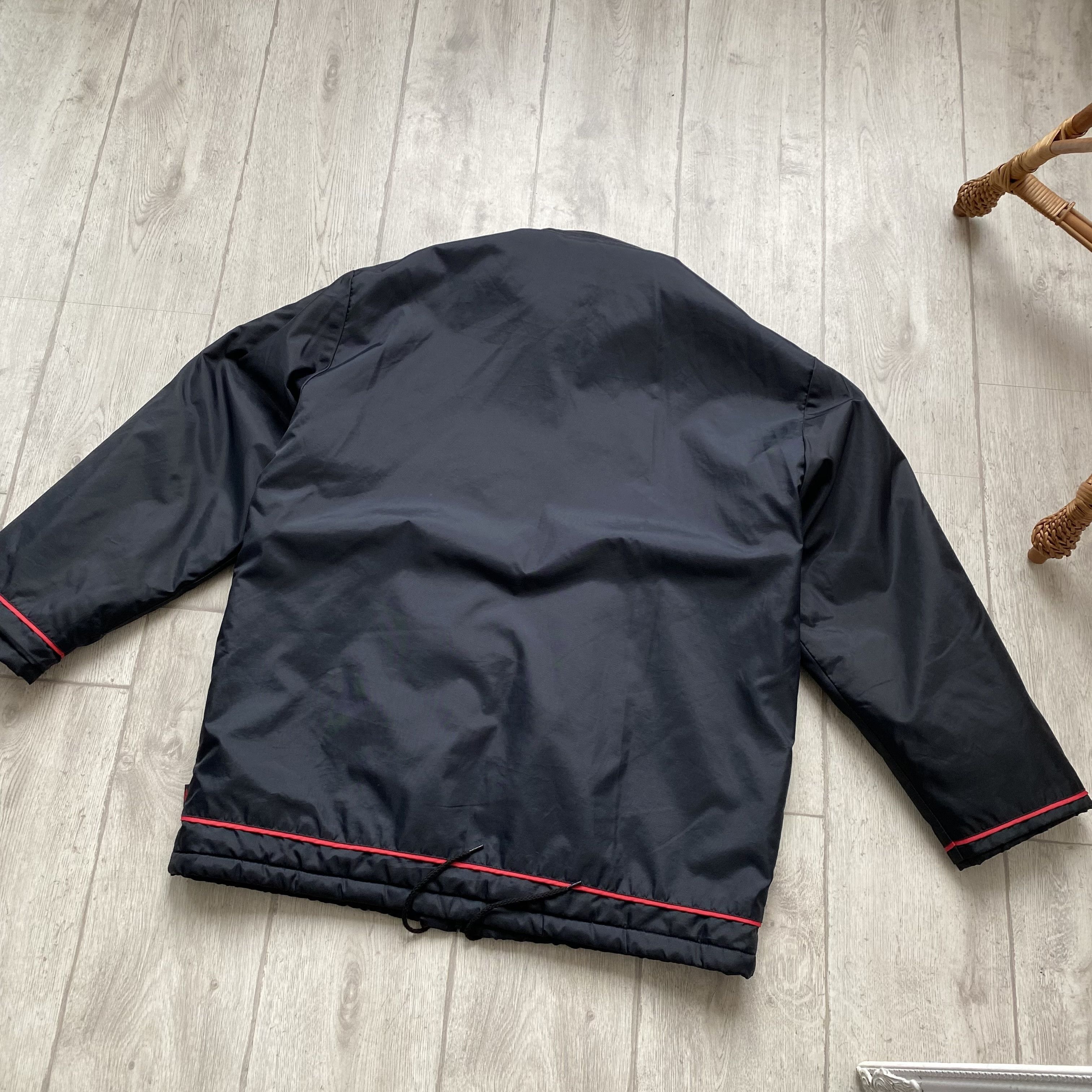Umbro Vintage 90s Umbro Nylon Jacket Puffer Manchester soccer team Size US L / EU 52-54 / 3 - 10 Thumbnail