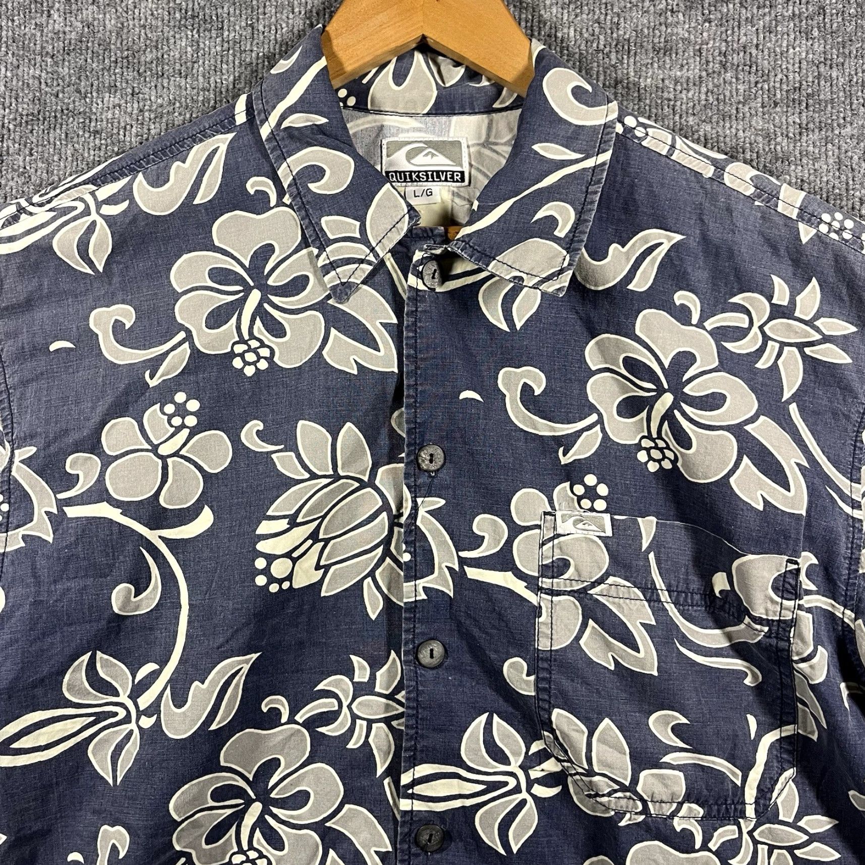 Quiksilver VINTAGE Quiksilver Shirt Mens Large Blue Hawaiian Camp Flowers Surf Floral 90s Size US L / EU 52-54 / 3 - 2 Thumbnail