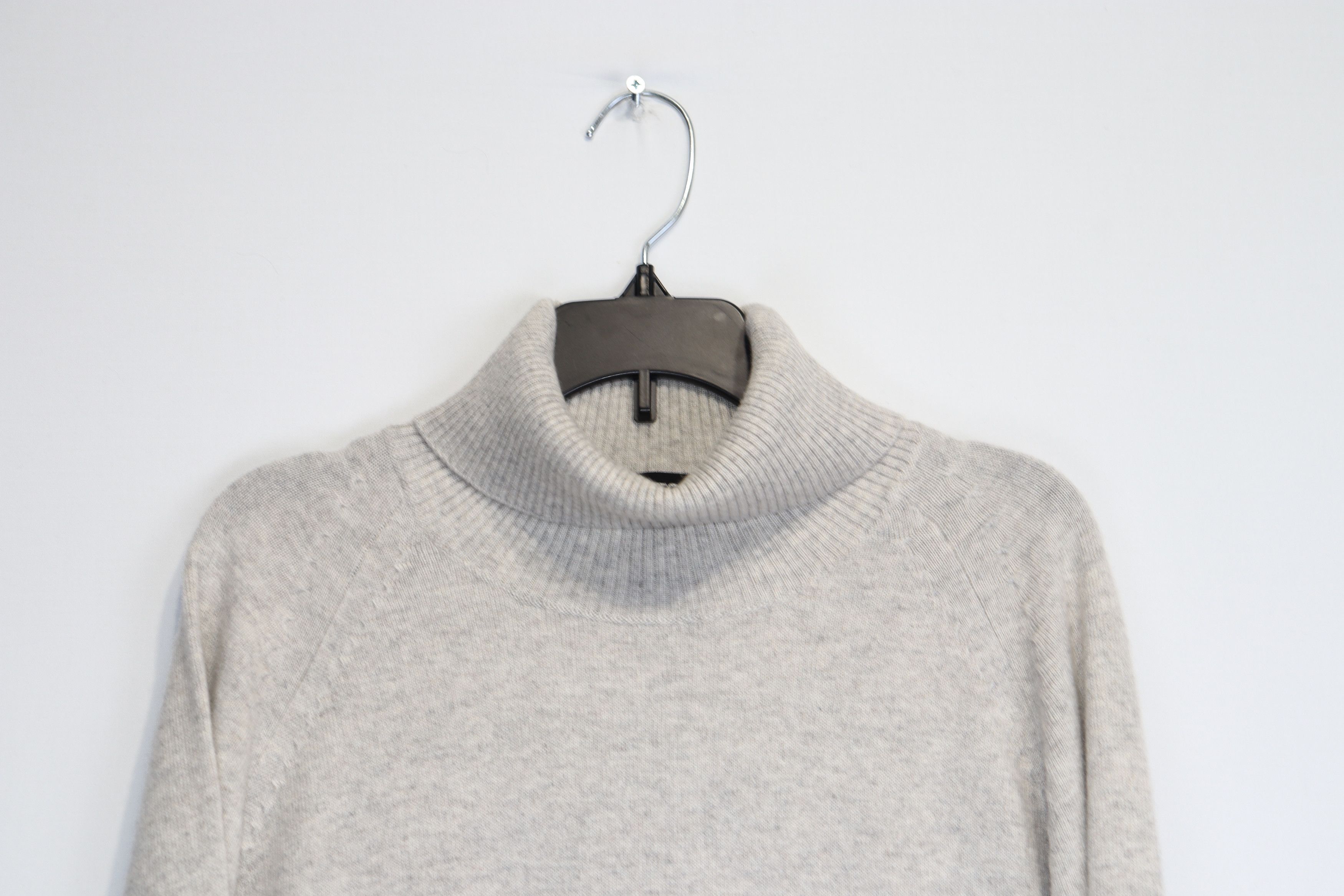 Tom Ford o1rshd1 Knitwear Turtle Neck in Grey Size US XXL / EU 58 / 5 - 5 Thumbnail