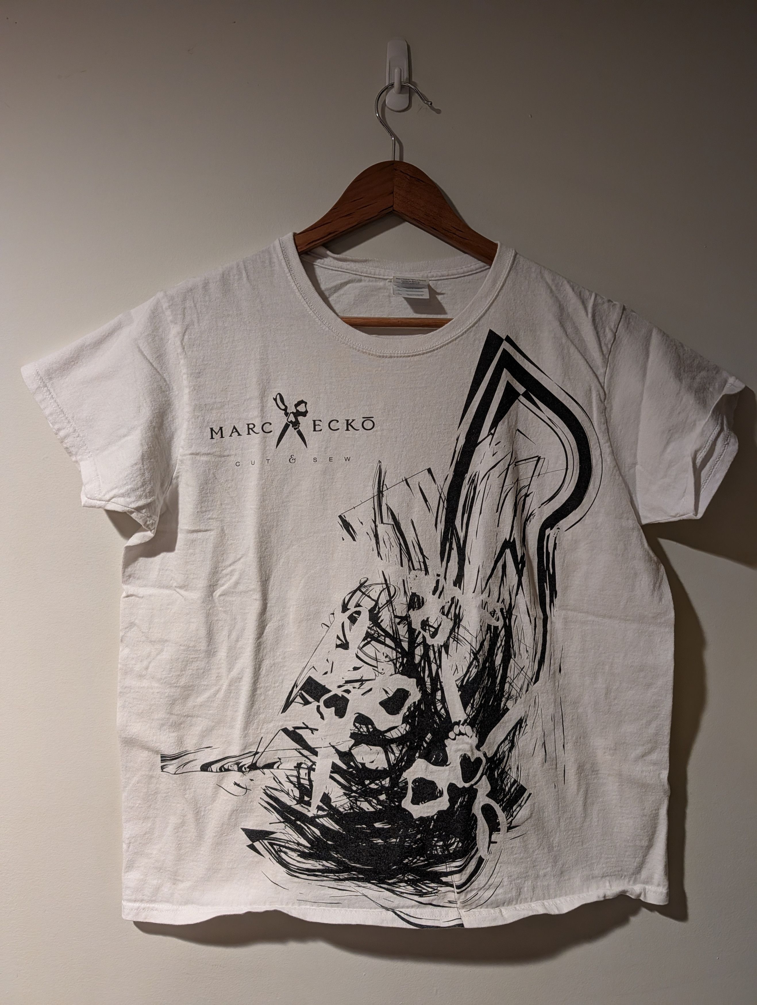 Marc Ecko Marc Ecko Cut & Sew T-Shirt Abstract Skull Scissors Graphic Size L / US 10 / IT 46 - 1 Thumbnail