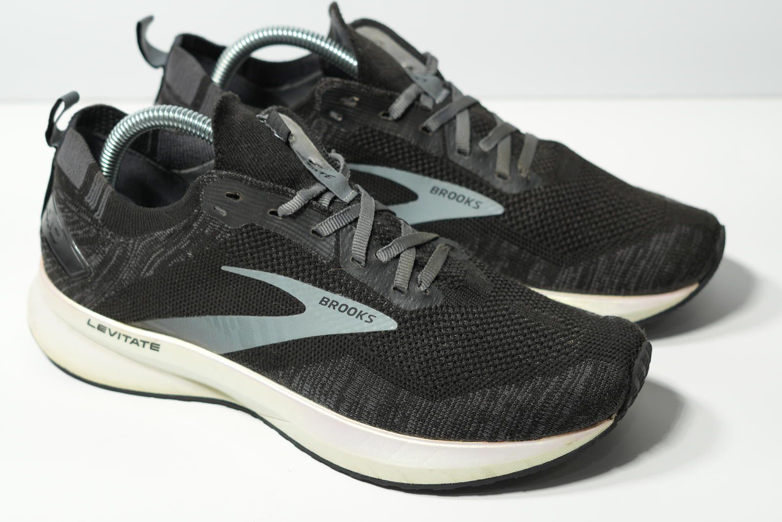 Brooks Brooks Sneaker Women's 10 Medium Black Levitate 4 Running Size US 10 / IT 40 - 1 Thumbnail