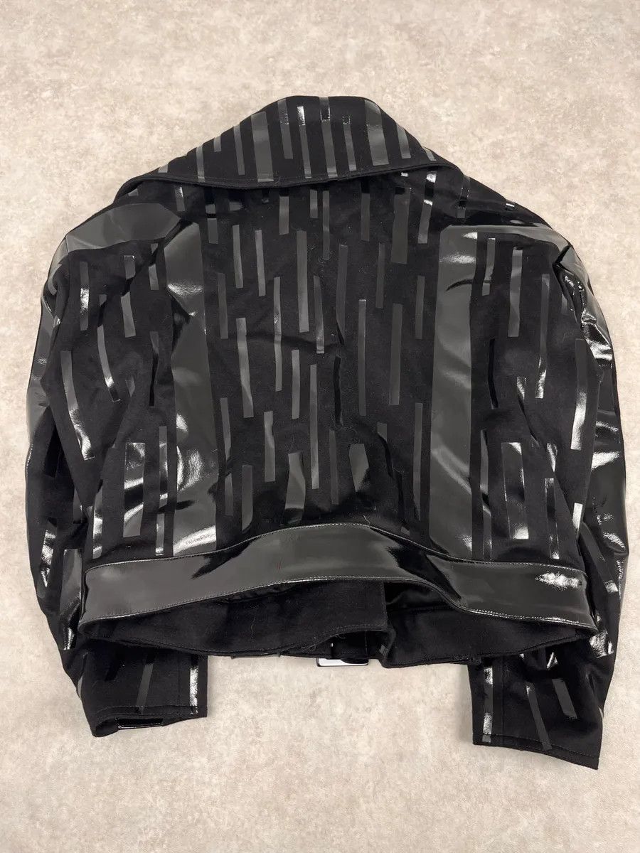 Emporio Armani AW2022 Emporio Armani Black Asymmetrical Zip Cropped Bomber Jacket Size XS / US 0-2 / IT 36-38 - 8 Thumbnail