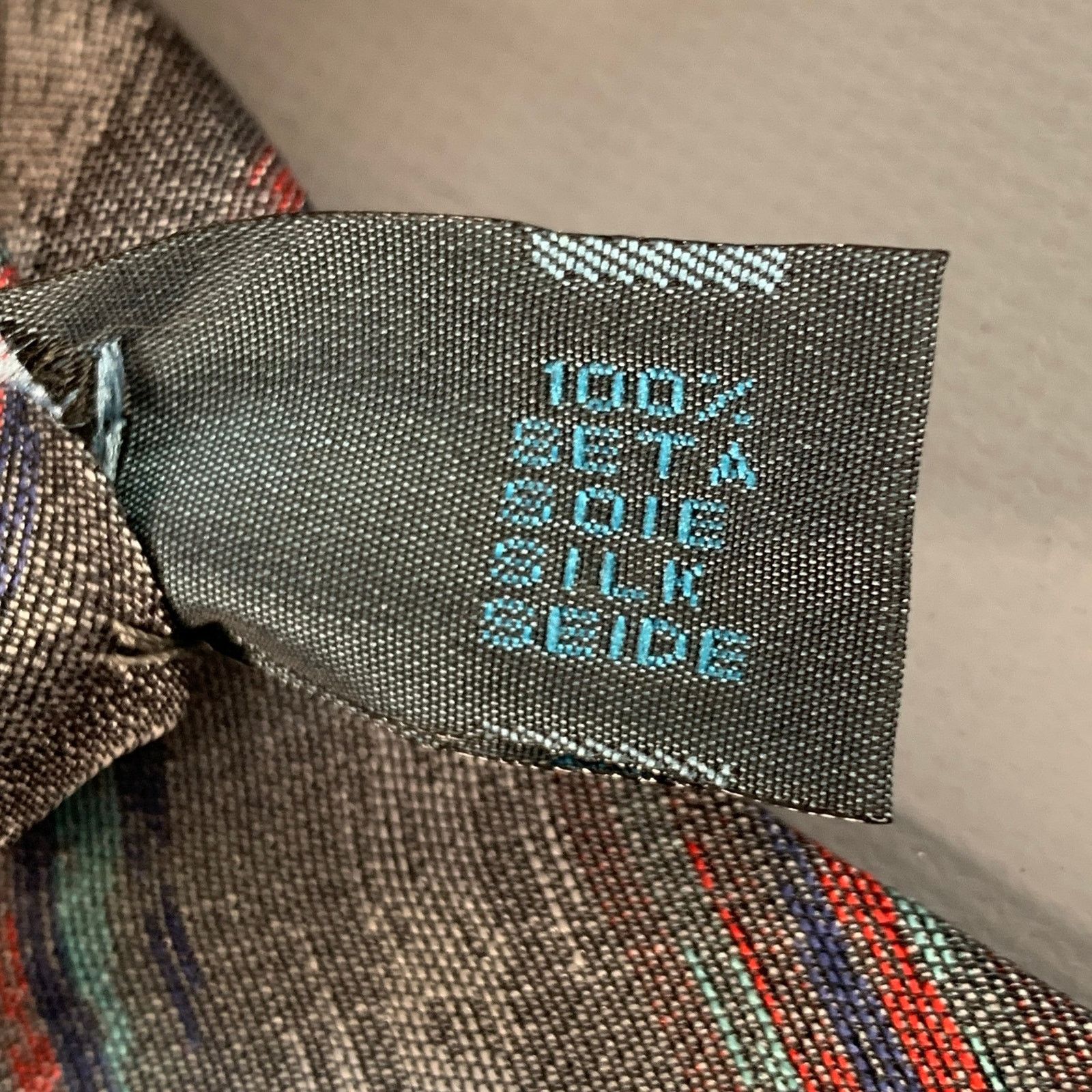 Fendi FENDI One Size Grey Red Diagonal Stripe Silk Tie Size ONE SIZE - 5 Thumbnail