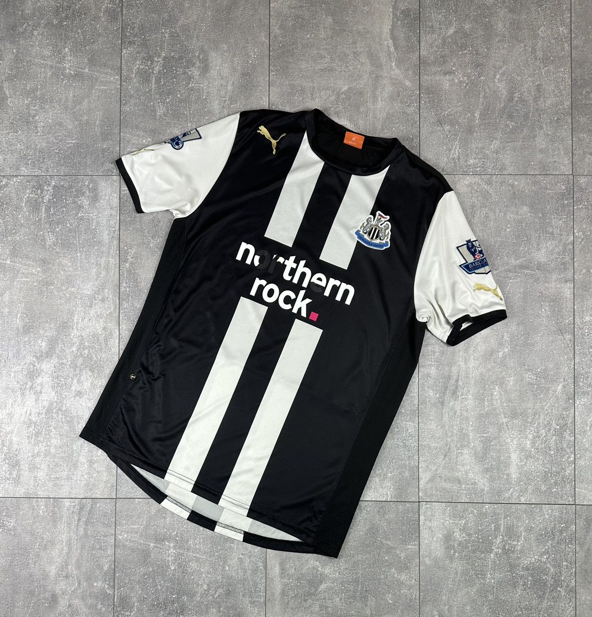 Puma Puma New Castle United 2011/12 Home Soccer Jersey Size US M / EU 48-50 / 2 - 1 Thumbnail