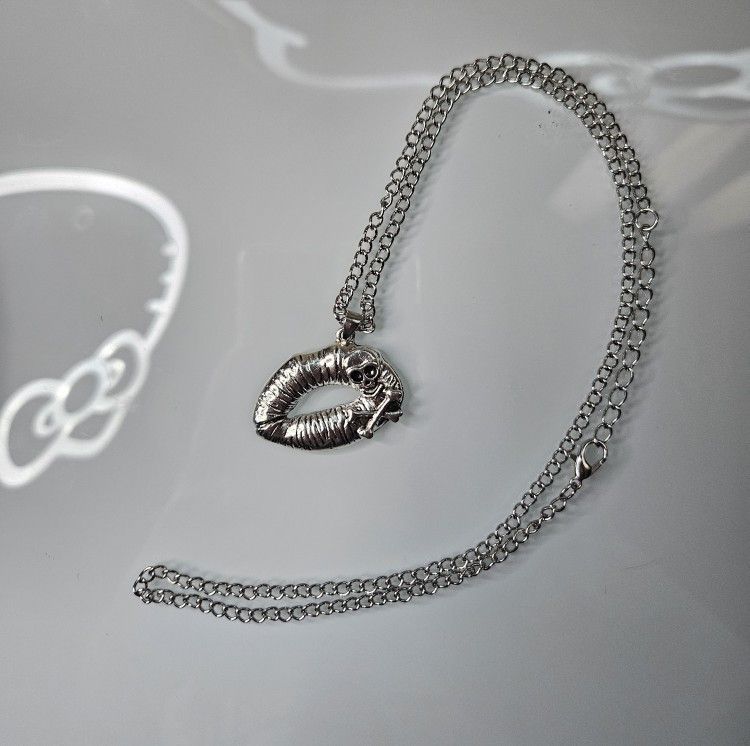 Vintage Skeleton and Lips Pendant Chain Necklace Size ONE SIZE - 4 Thumbnail