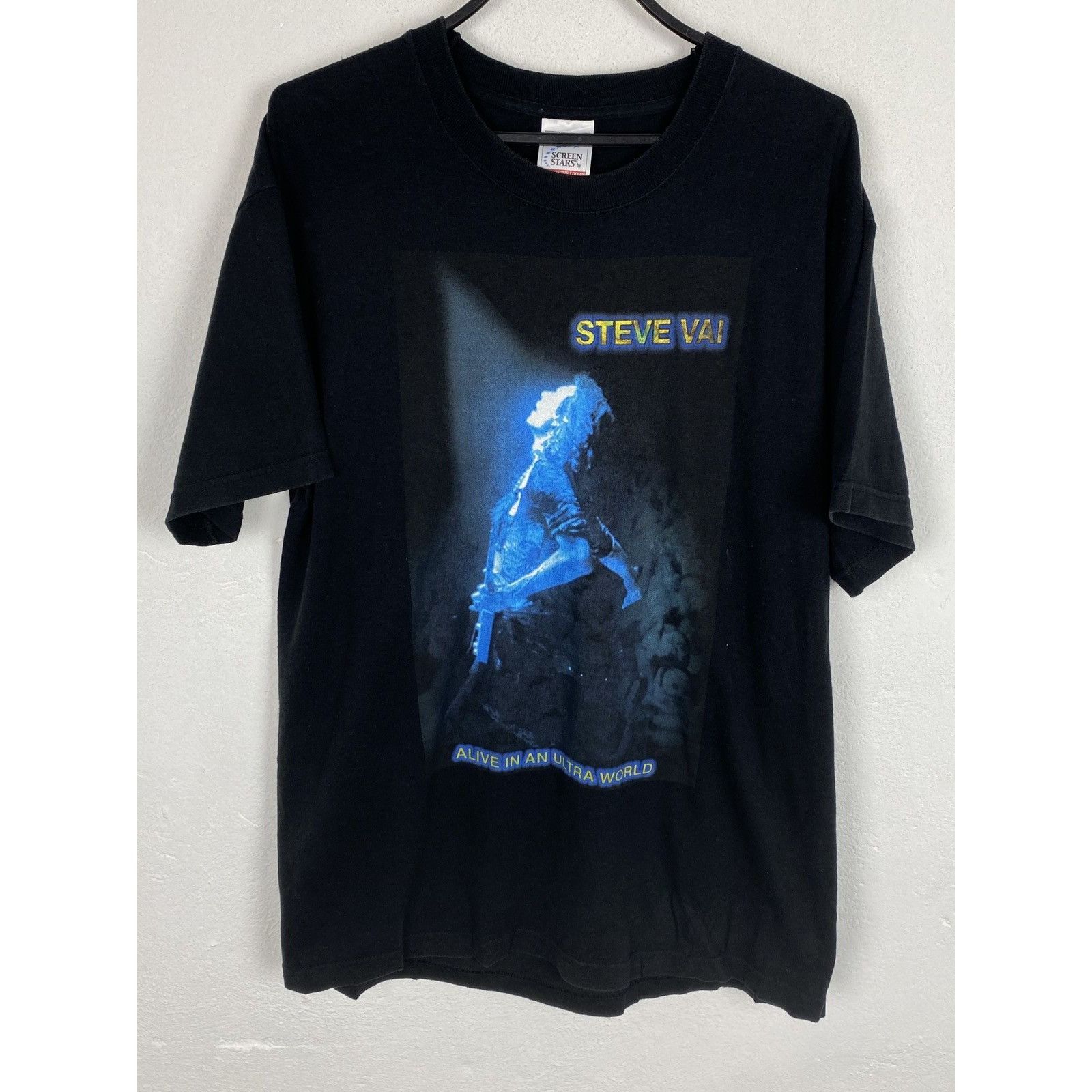 Band Tees 00s Vintage Steve Vai 2001 Alive In An Ultra World Tour Tee Size US L / EU 52-54 / 3 - 1 Thumbnail