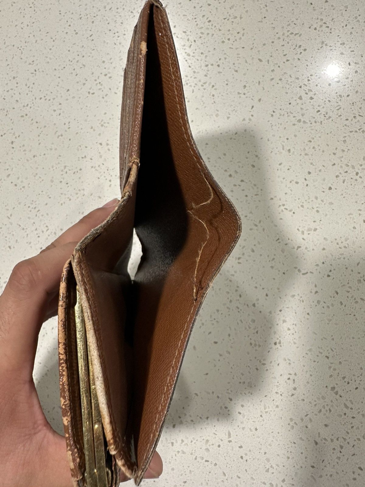 Louis Vuitton Louis Vuitton Monogram Bifold Kisslock Wallet Size ONE SIZE - 9 Thumbnail