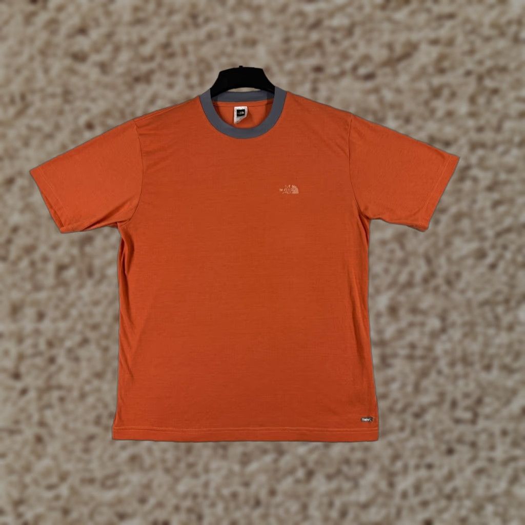 The North Face The North Face Shirt Men L Orange Polyester Vaporwick Short Sleeve Crew Neck Logo Size US L / EU 52-54 / 3 - 1 Thumbnail