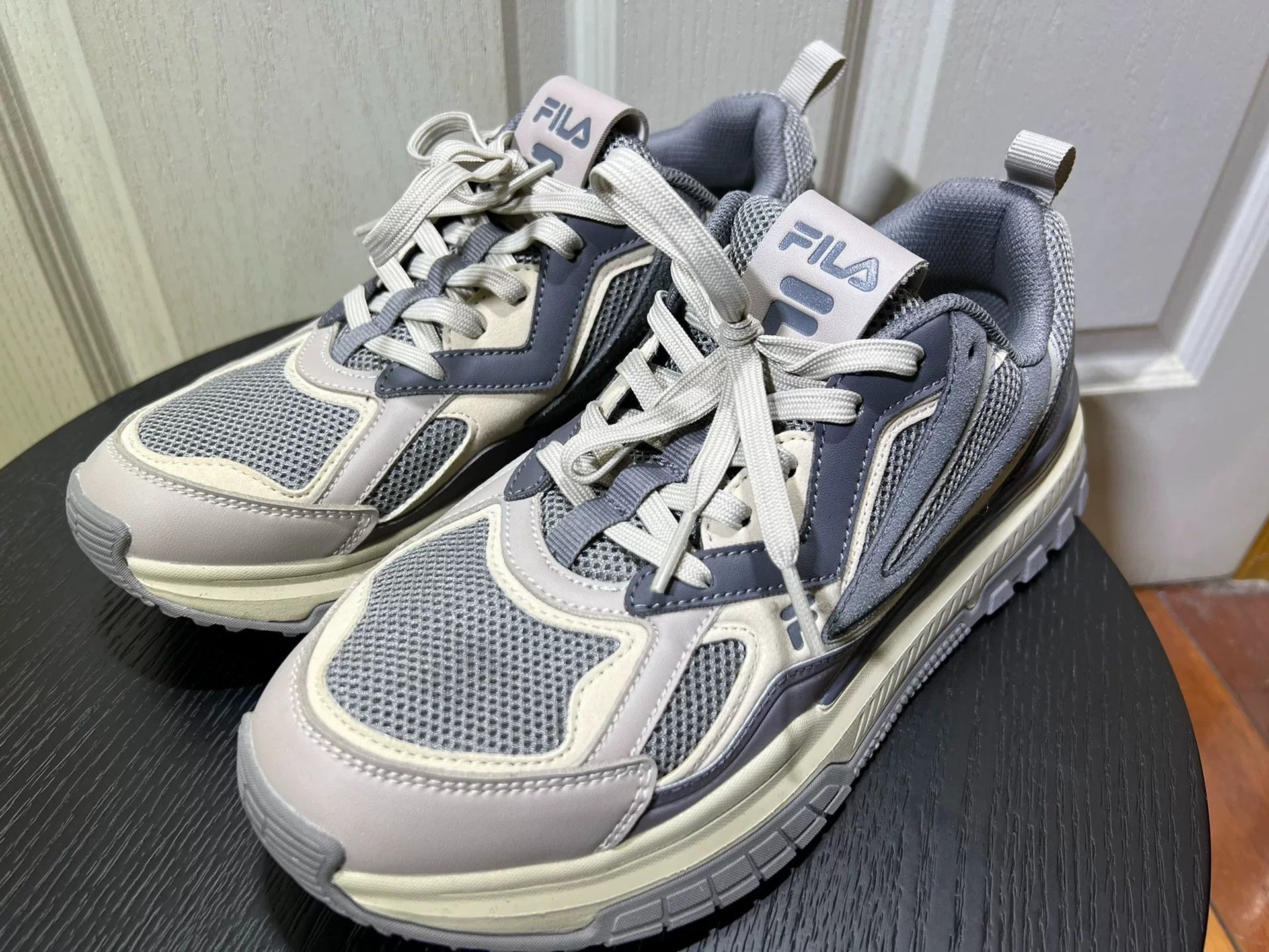 Fila FILA Men's Casual Sports Sneakers Size US 8 / EU 41 - 1 Thumbnail