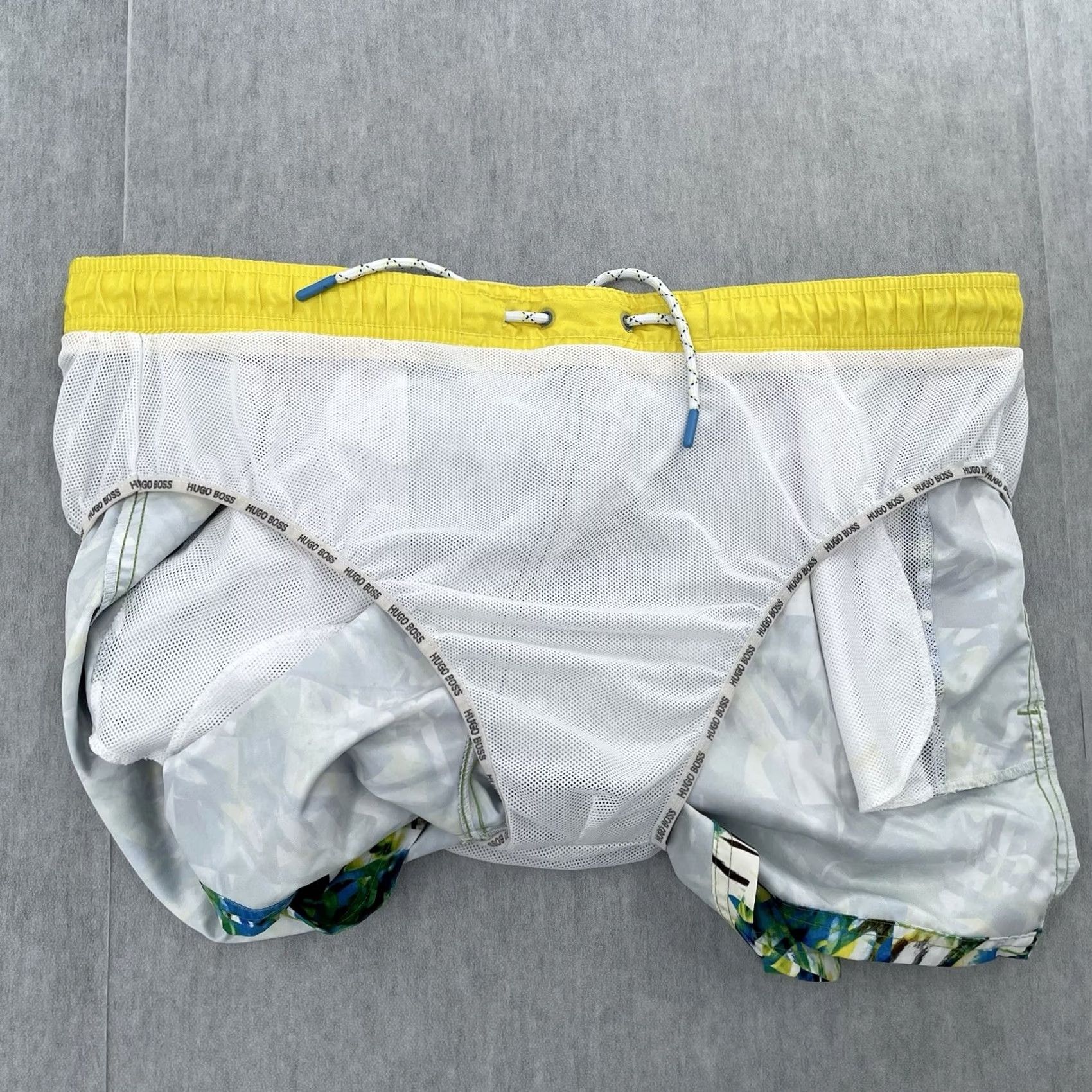 Hugo Boss HUGO BOSS Shorts Adult 2XL Green Blue Floral Swim Trunks Lined Mens XXL Size US 39 - 7 Thumbnail