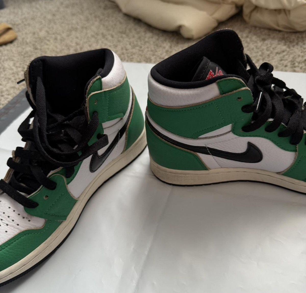 Jordan Brand Jordan 1 Retro High Lucky Green Womens worn a couple times Size US 7.5 / IT 37.5 - 2 Thumbnail