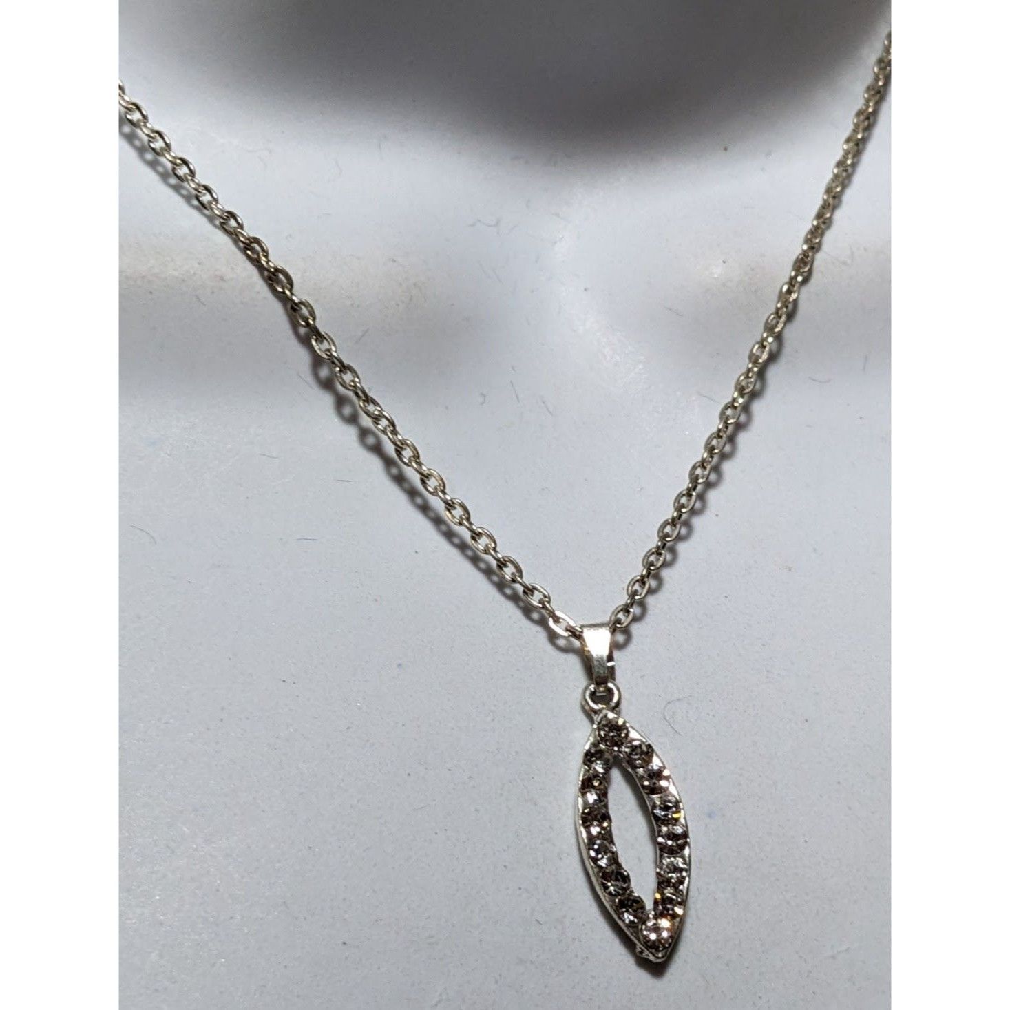 Other Simple Elegant Rhinestone Horse Eye Pendant Necklace Size ONE SIZE - 8 Thumbnail