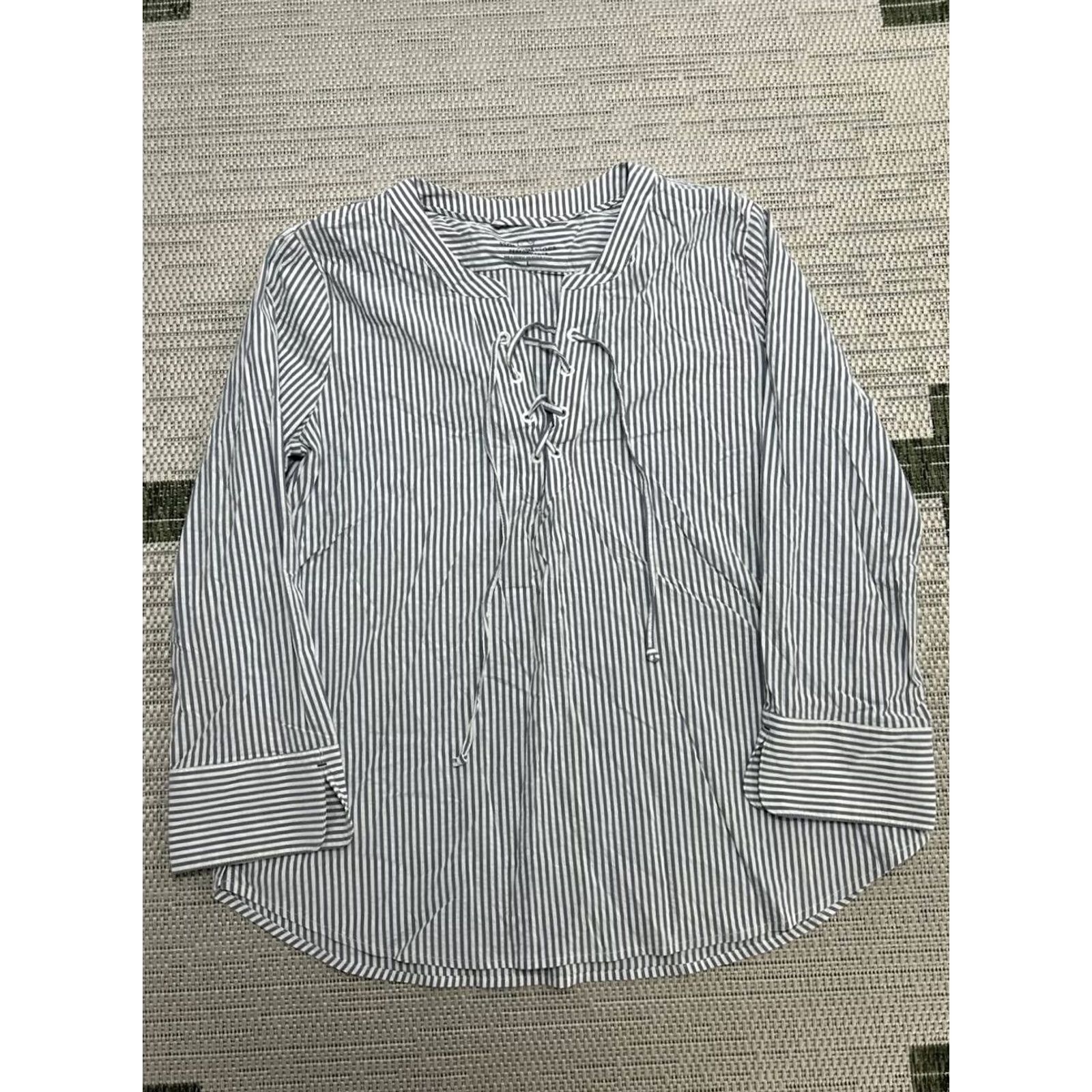 Vineyard Vines Vineyard Vines Harbor Savannah Lace Up Performance Popover Top Womens Large Gray Shirt Size L / US 10 / IT 46 - 2 Thumbnail