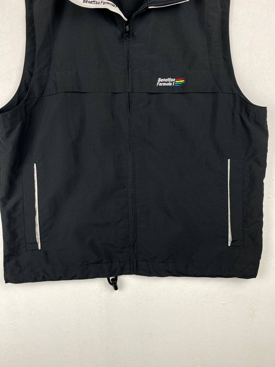 United Colors Of Benetton benetton formula 1 vest nice design Size US M / EU 48-50 / 2 - 3 Thumbnail