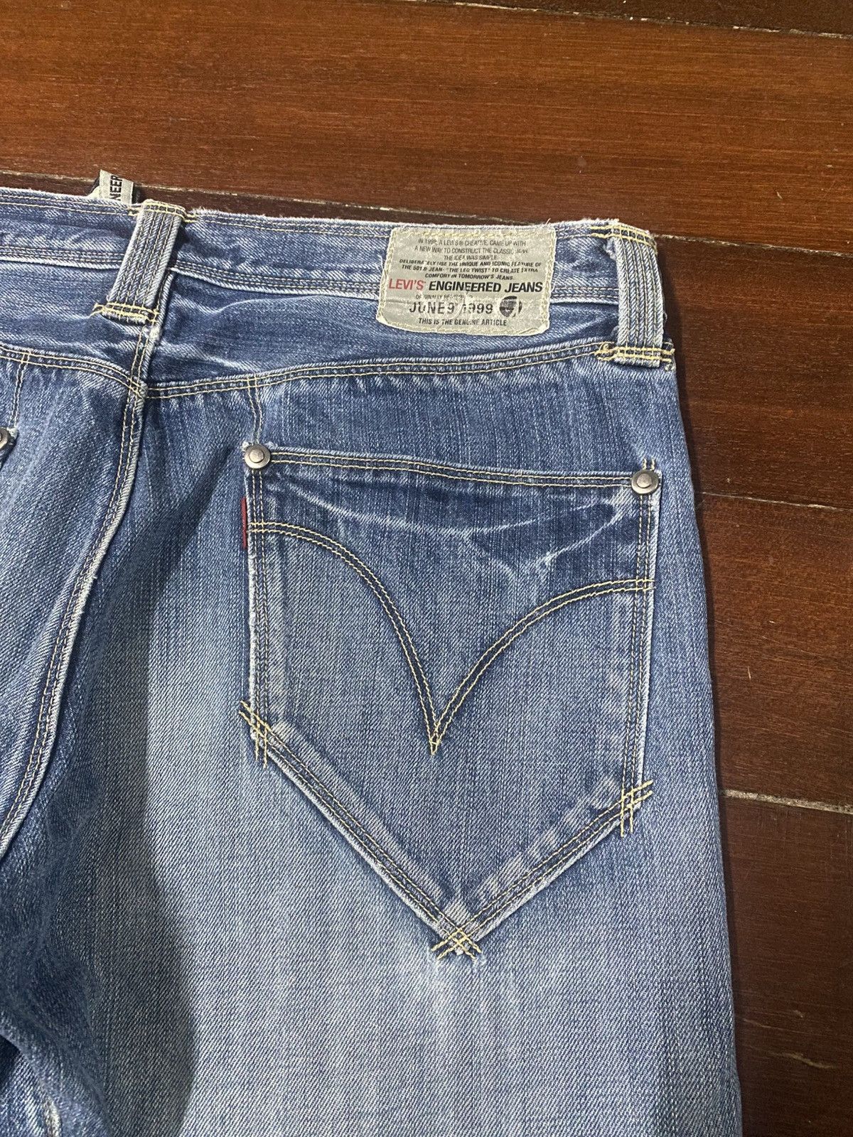 Levi's Vintage Clothing Levis Engineered 1999 mud wash flare Faded Baggy Jeans Size US 35 - 13 Thumbnail