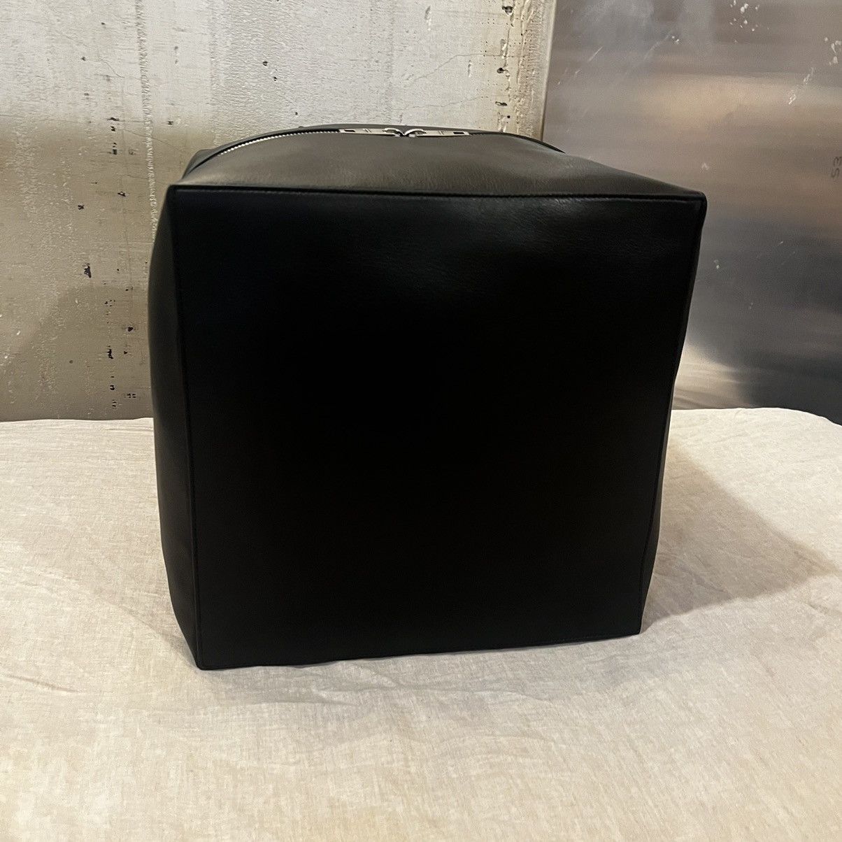 Balenciaga $3150 Balenciaga Giant 4X4 Large Leather Box Bag, 748194 Size ONE SIZE - 9 Thumbnail