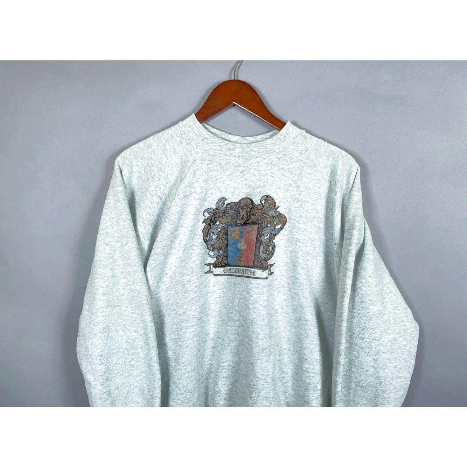 Fruit Of The Loom VINTAGE Galbraith Crest Sweatshirt Adult XL Heather Gray Raglan Sleeves Crew Neck Pullover Cotton Blend 50/50 Graphic Print Men Size US XL / EU 56 / 4 - 4 Thumbnail