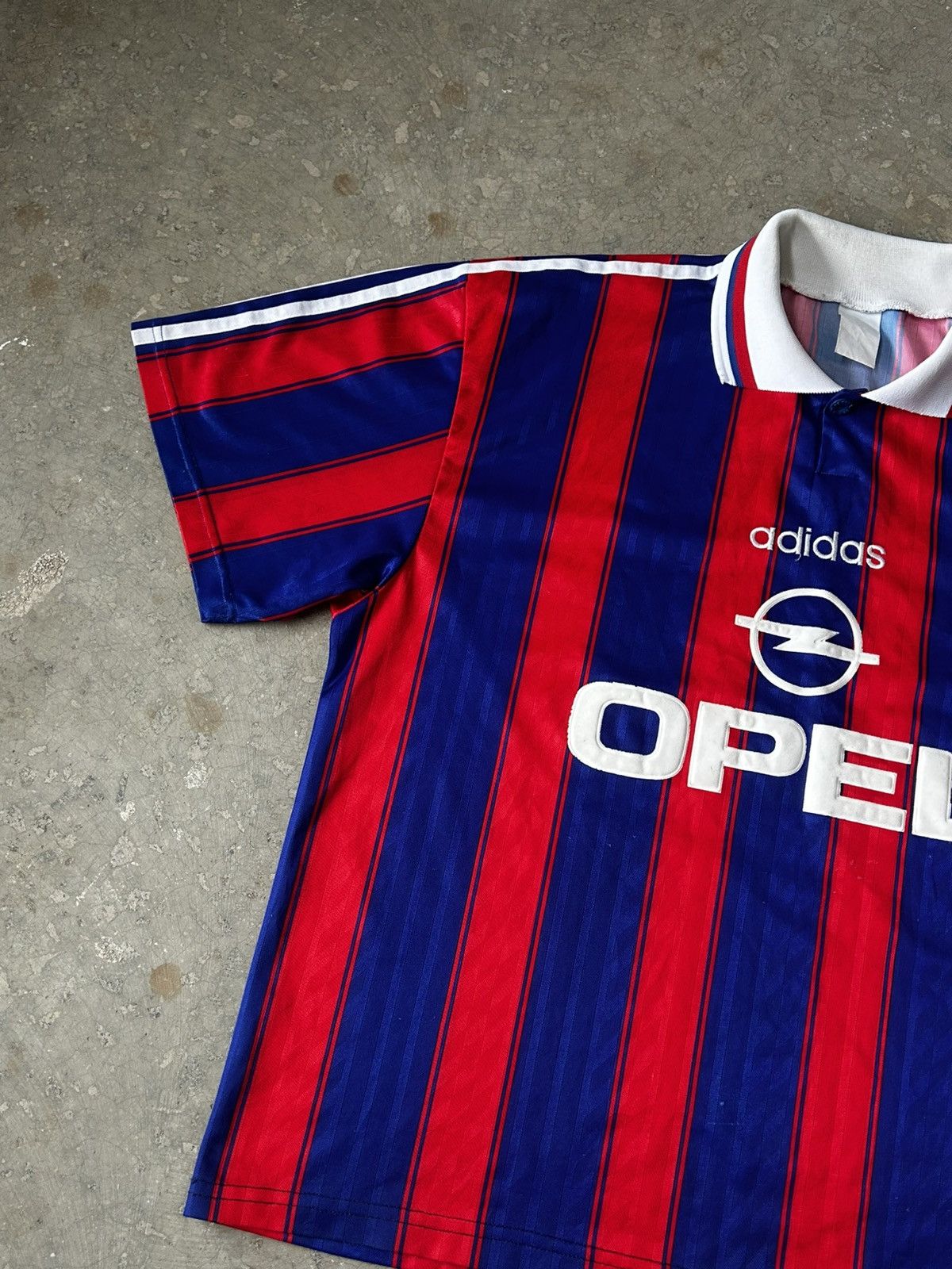 Adidas Adidas Bayern München Opel Vintage Soccer Jersey 1995/96 Size US L / EU 52-54 / 3 - 4 Thumbnail