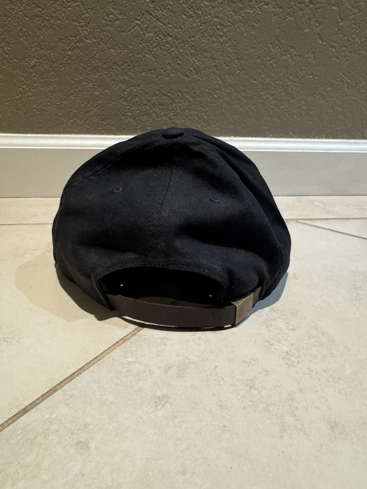 Obey Obey 2010s Black Gold Leather Strapback Hat Size ONE SIZE - 3 Thumbnail