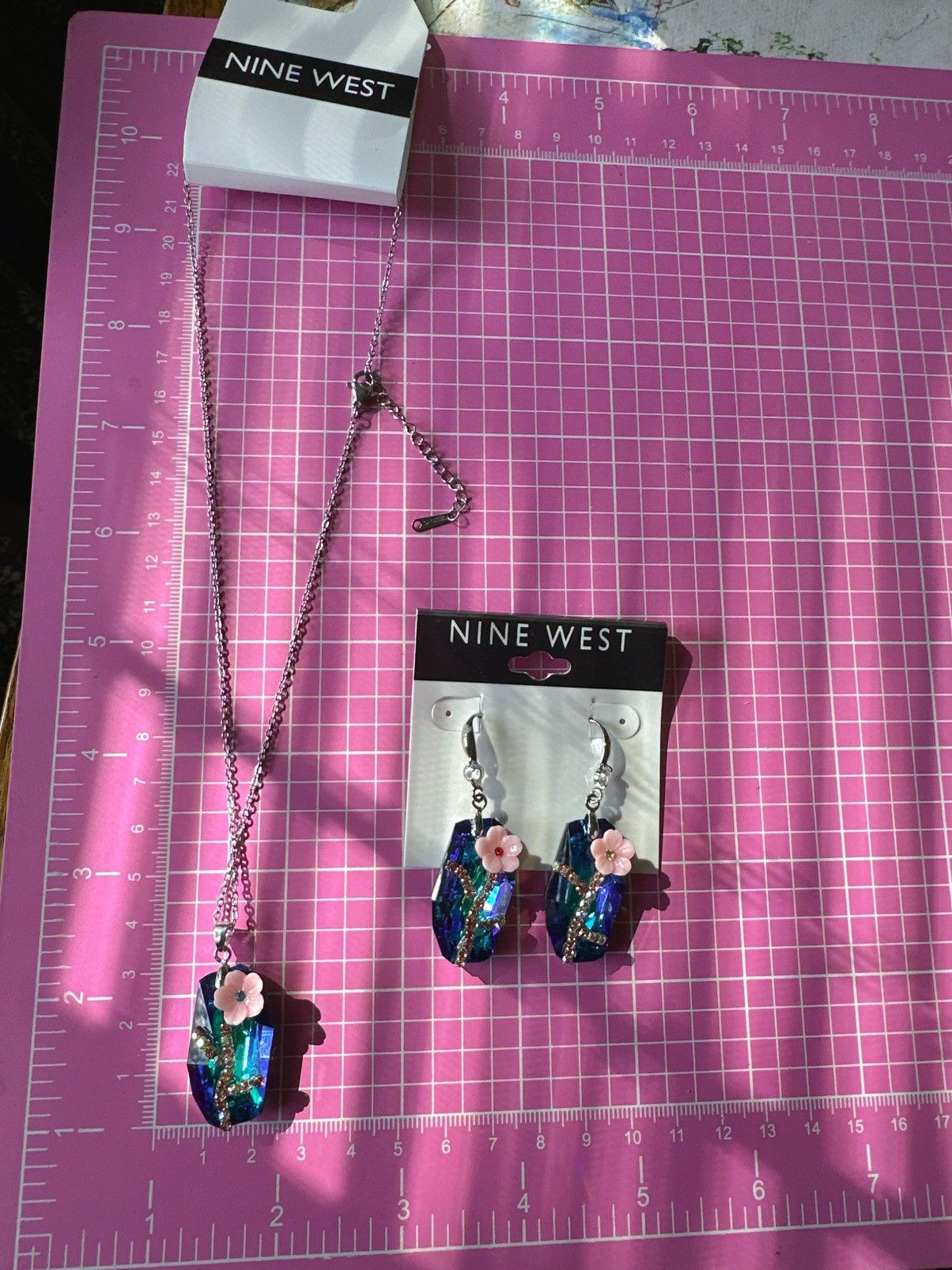 Designer Nine West 2pc set necklace + earring Flower crystal Multi Size ONE SIZE - 7 Thumbnail