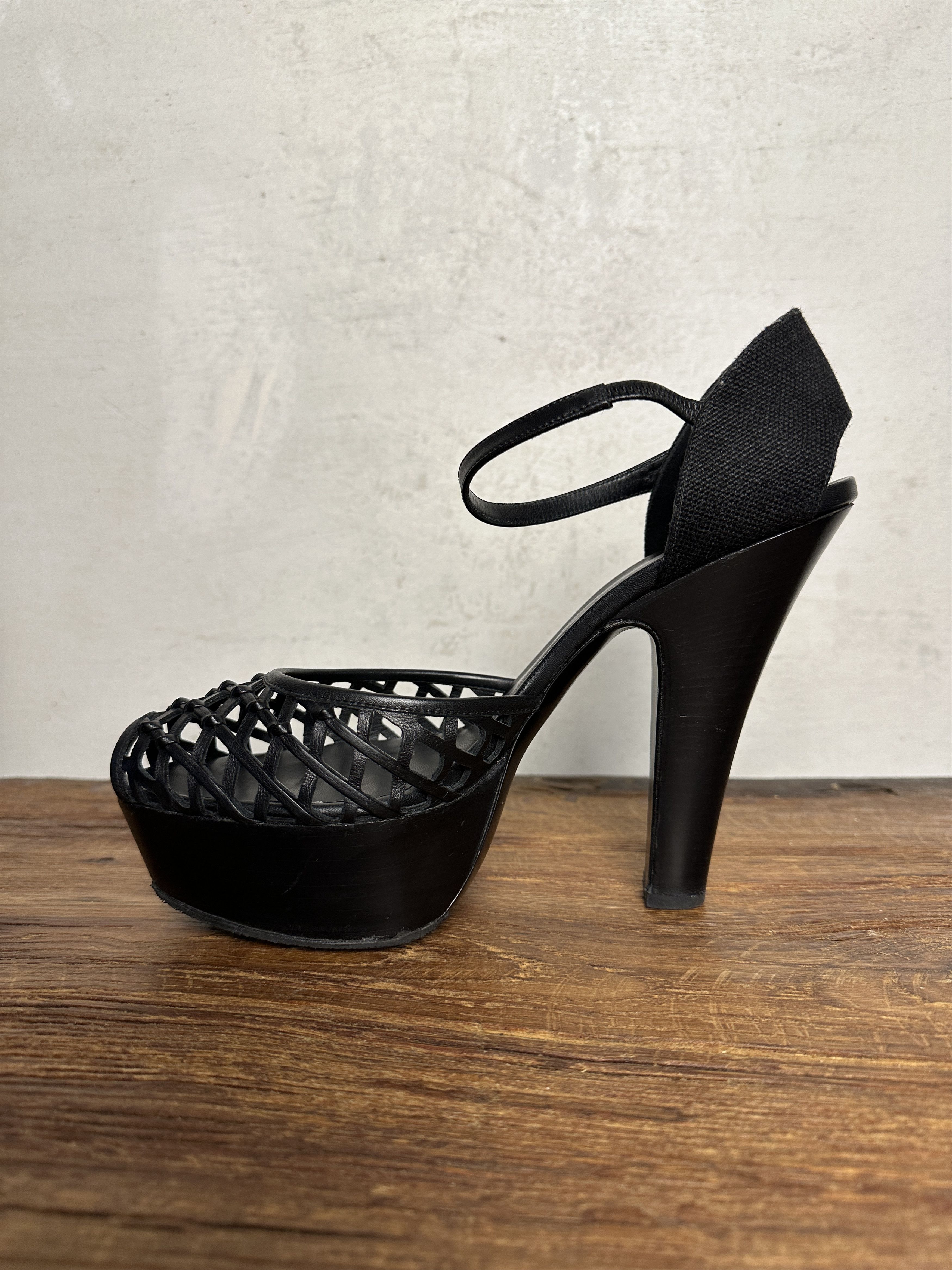 Bottega Veneta Bottega Veneta Intrecciato Leather Sandals Size US 9.5 / IT 39.5 - 1 Thumbnail