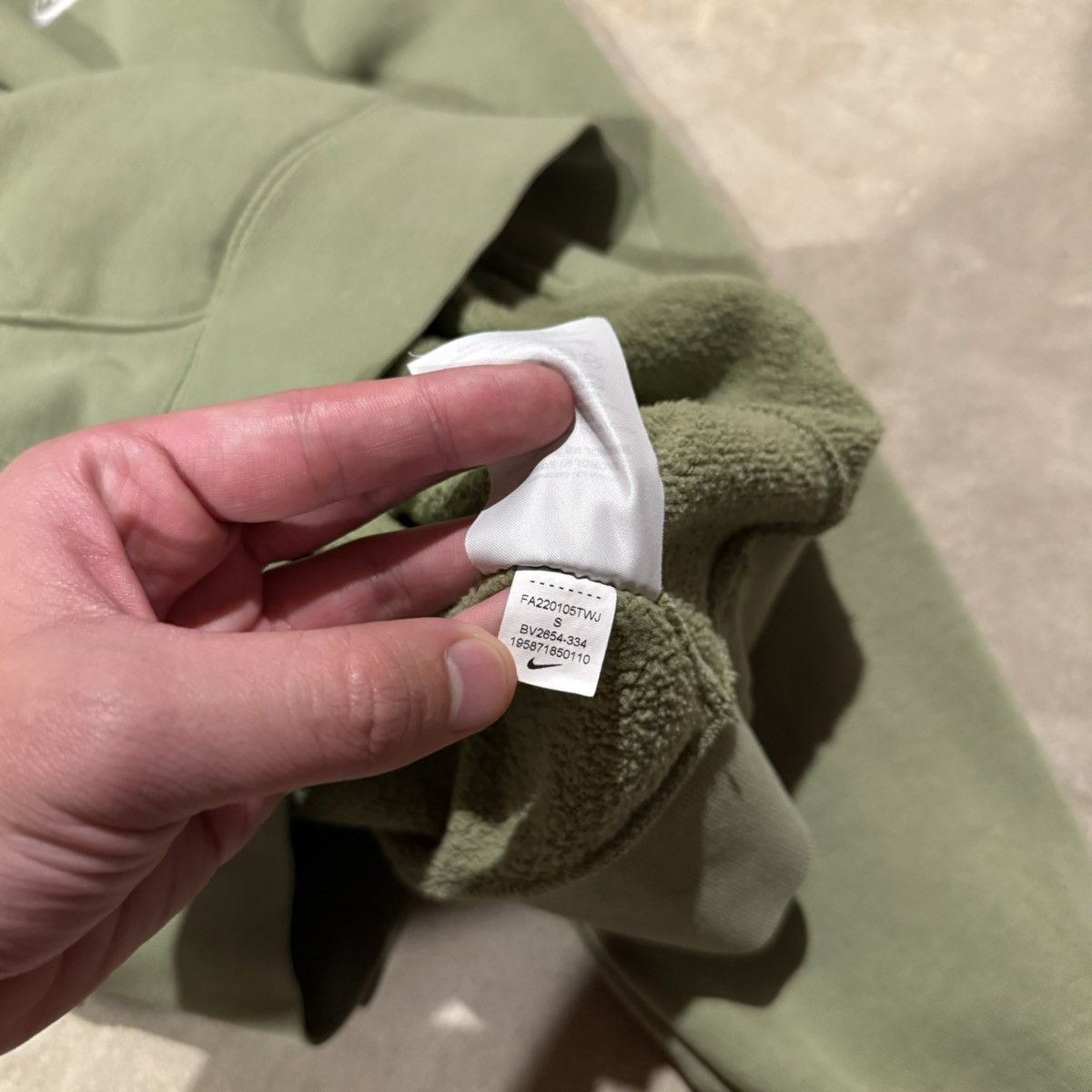 Nike Vintage Nike Sage Green Embroidered Swoosh Logo Hoodie Size US S / EU 44-46 / 1 - 4 Thumbnail