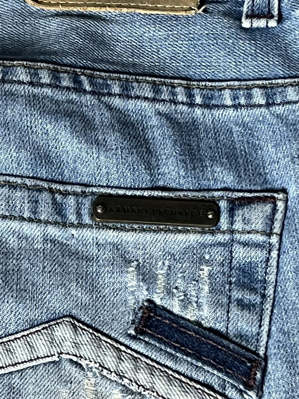 Armani Exchange 32" Armani Exchange Distressed Denim Size US 32 / EU 48 - 19 Thumbnail