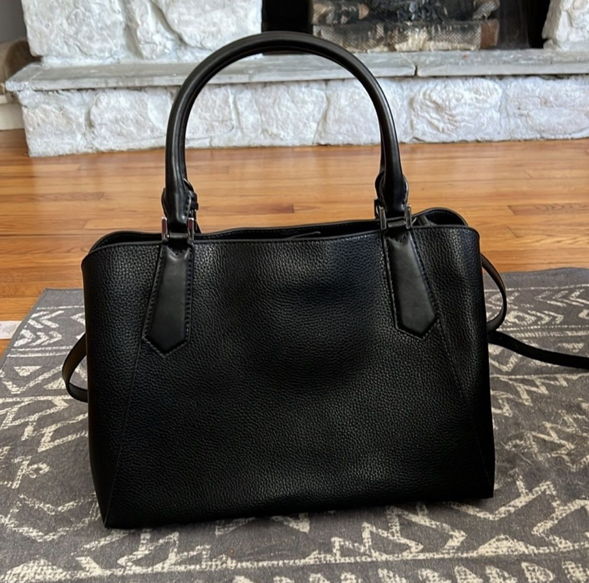 Michael Kors Michael Kors Black Leather Tote Bag Size ONE SIZE - 2 Thumbnail